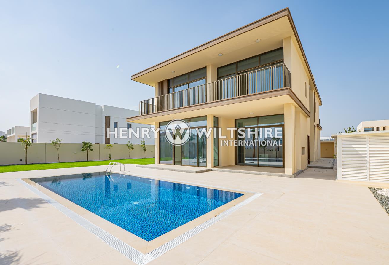Landscaped garden and pool. Perfect family home.