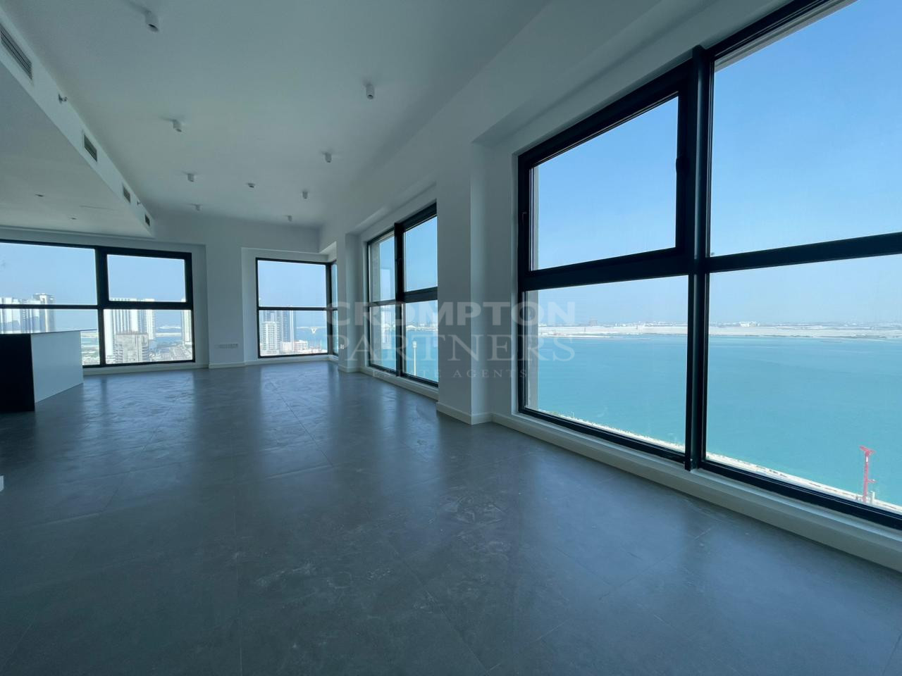Luxurious | Prime Location | Full Sea View