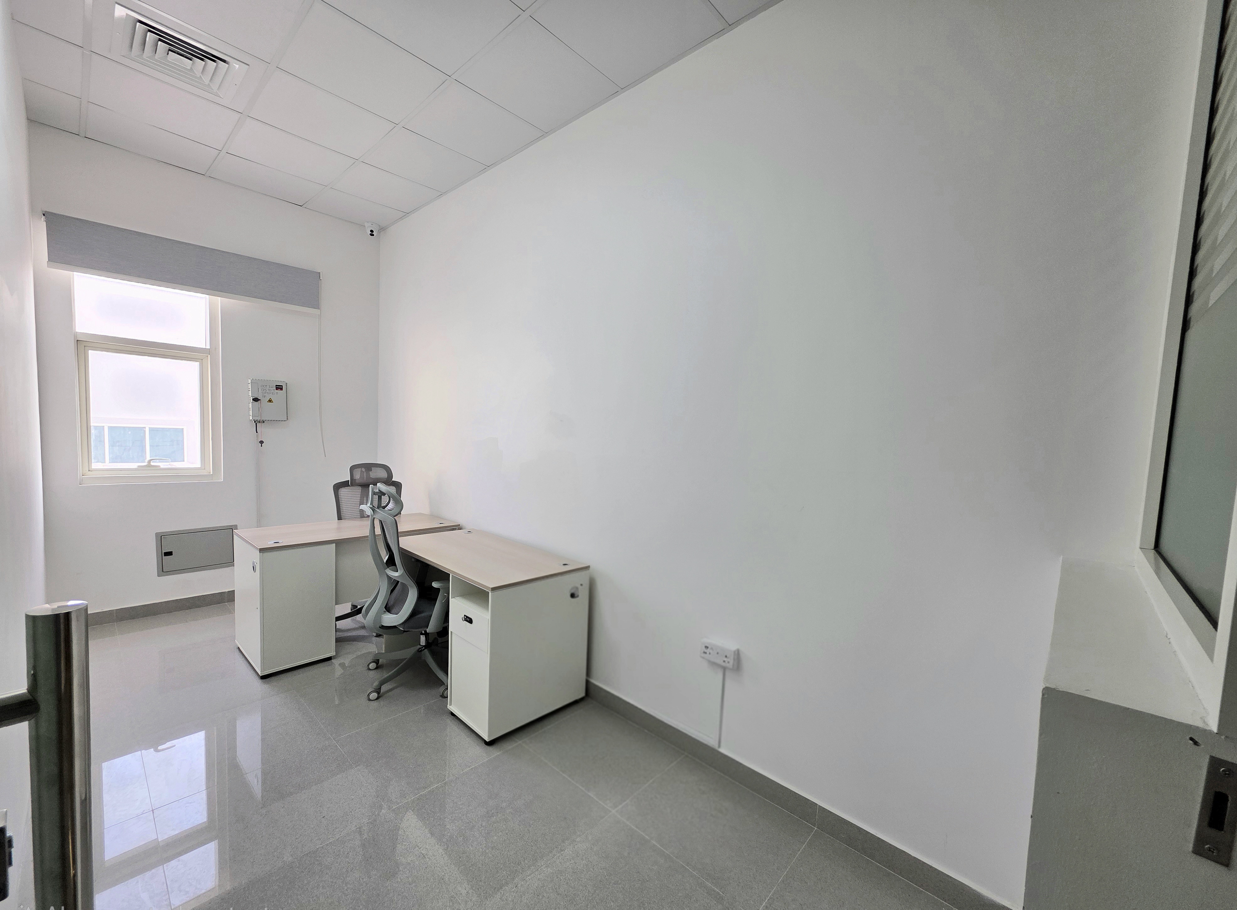 Move-In Ready Office with Full Services 0% Commission Direct From Owner