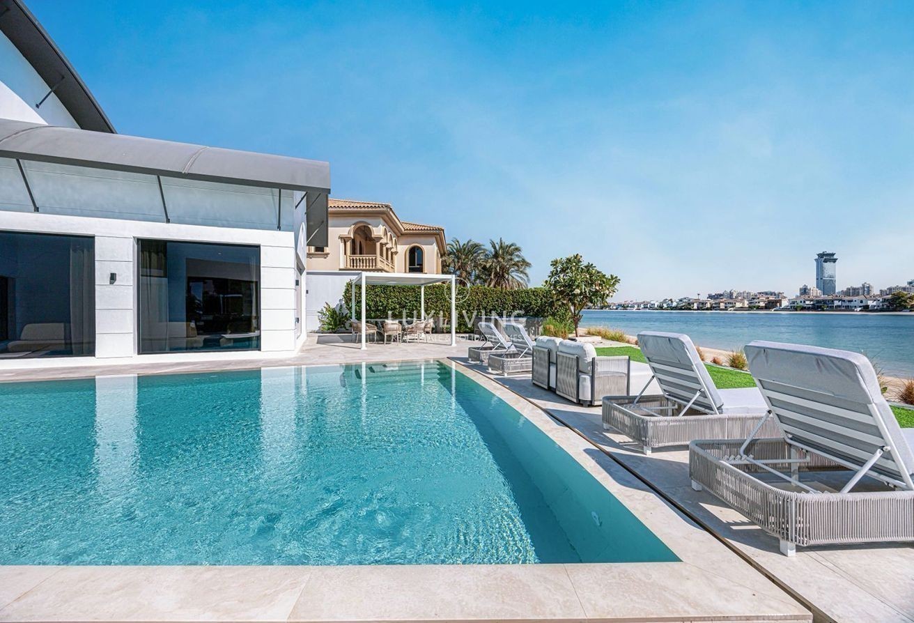 High No. | Fully Renovated | Marina Skyline View