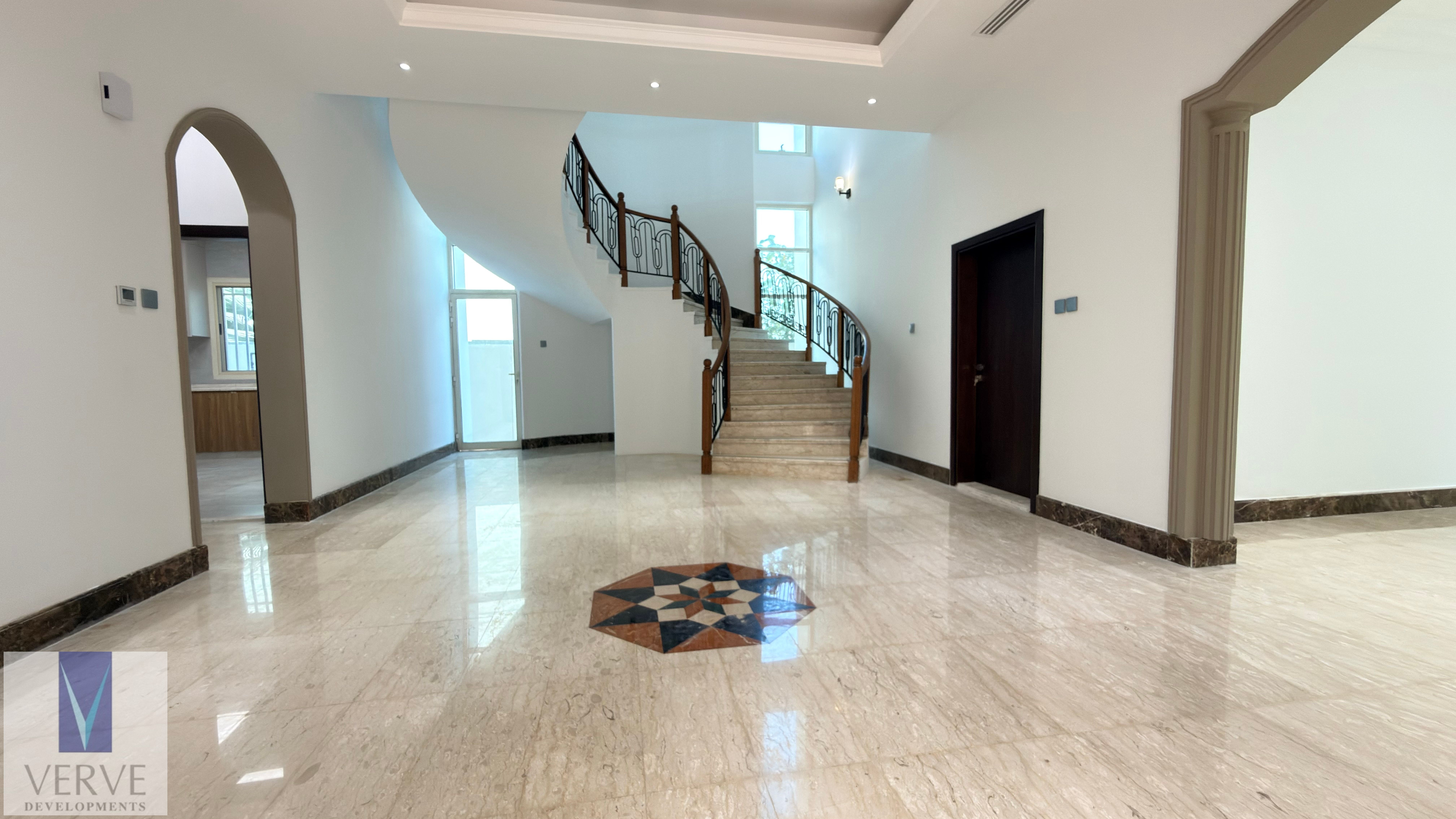 Upgrade villa 5 br readu move in