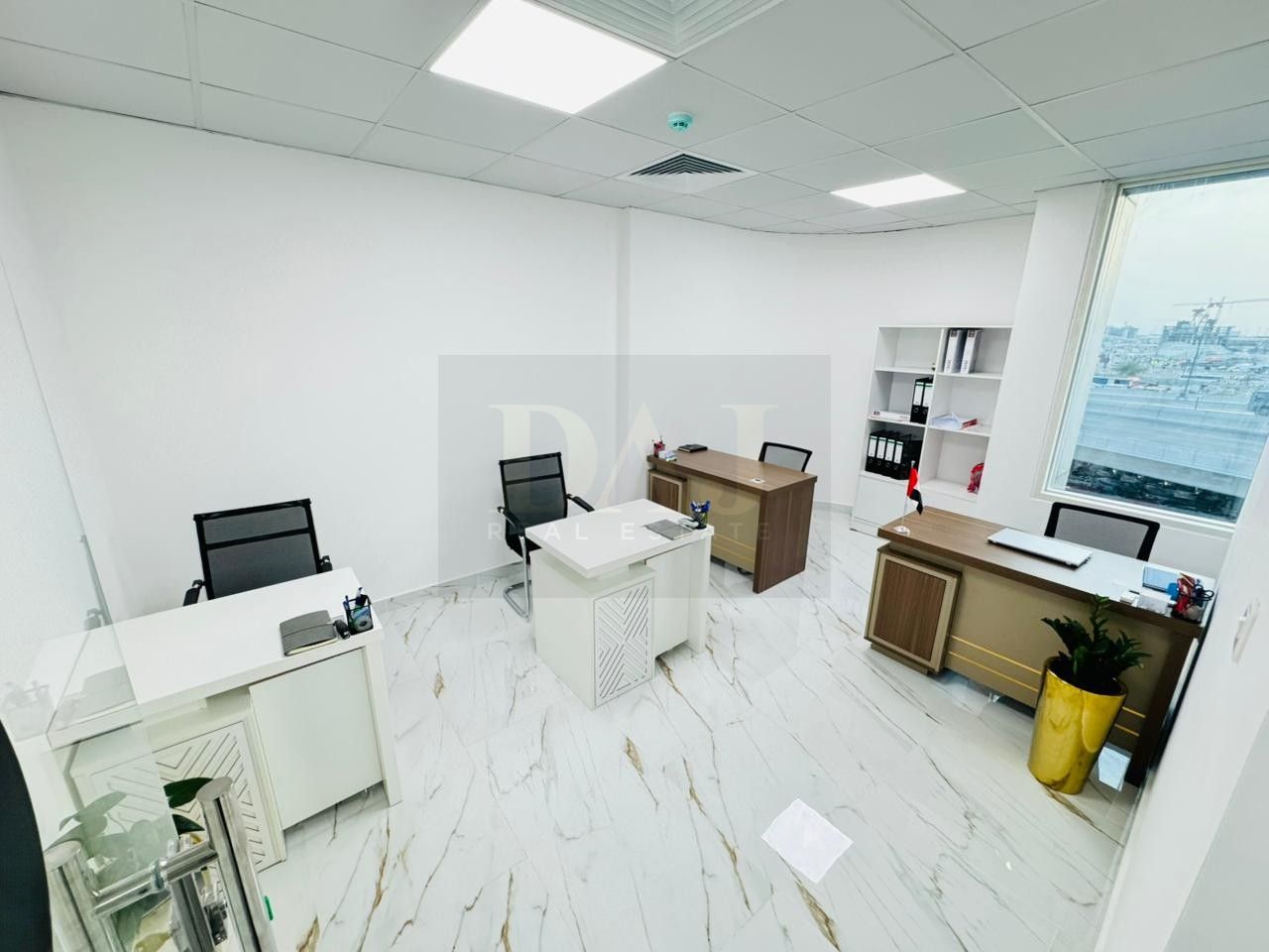 Modern Office with Bank account assistance |Free Amenities