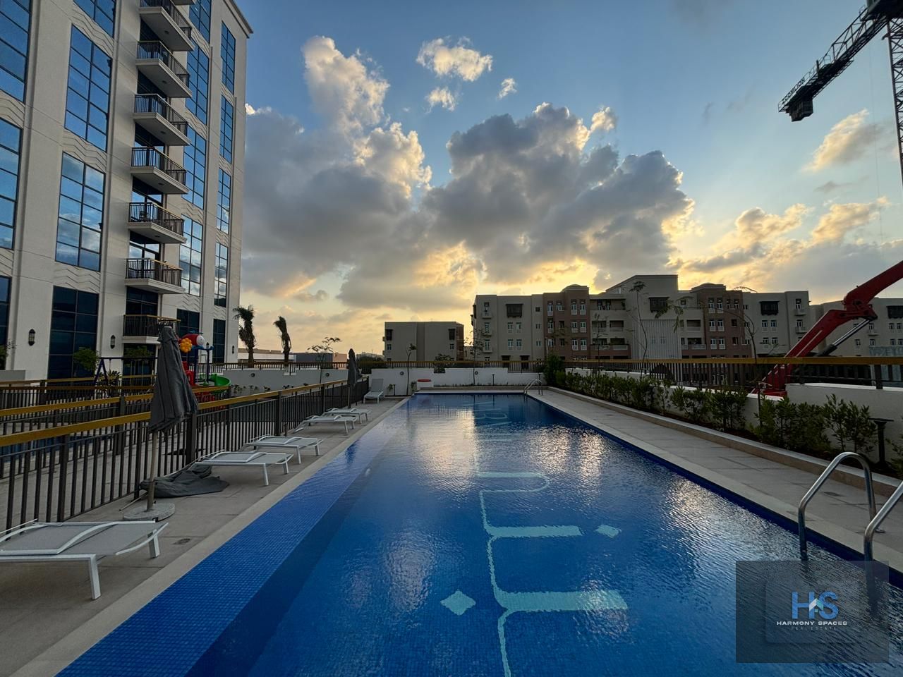 Avenue 5: Elegant 1 BR with Scenic Water View