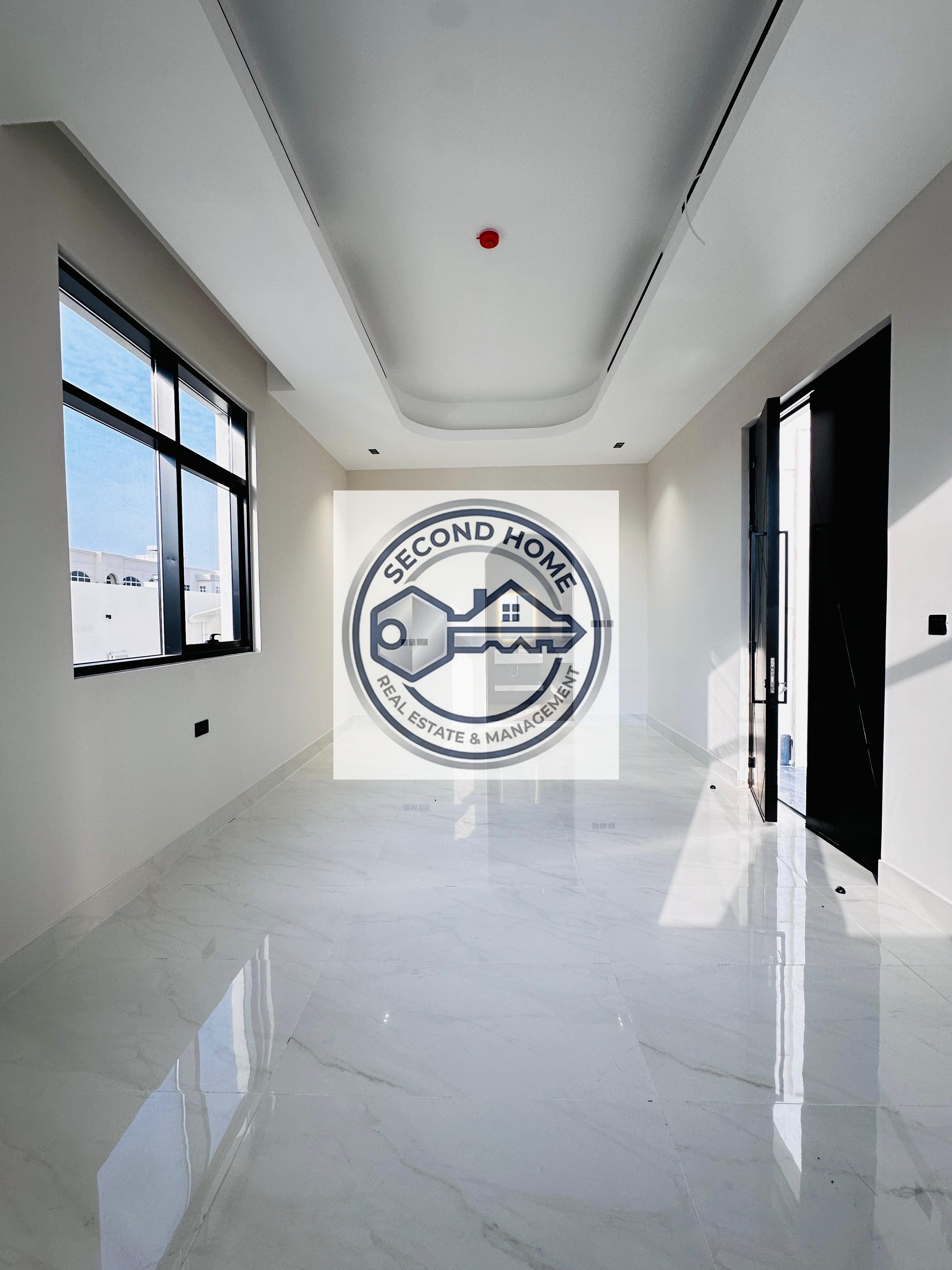 BRAND NEW 05 BHK VILLA WITH HUGE YARD AT PRIME LOCATION