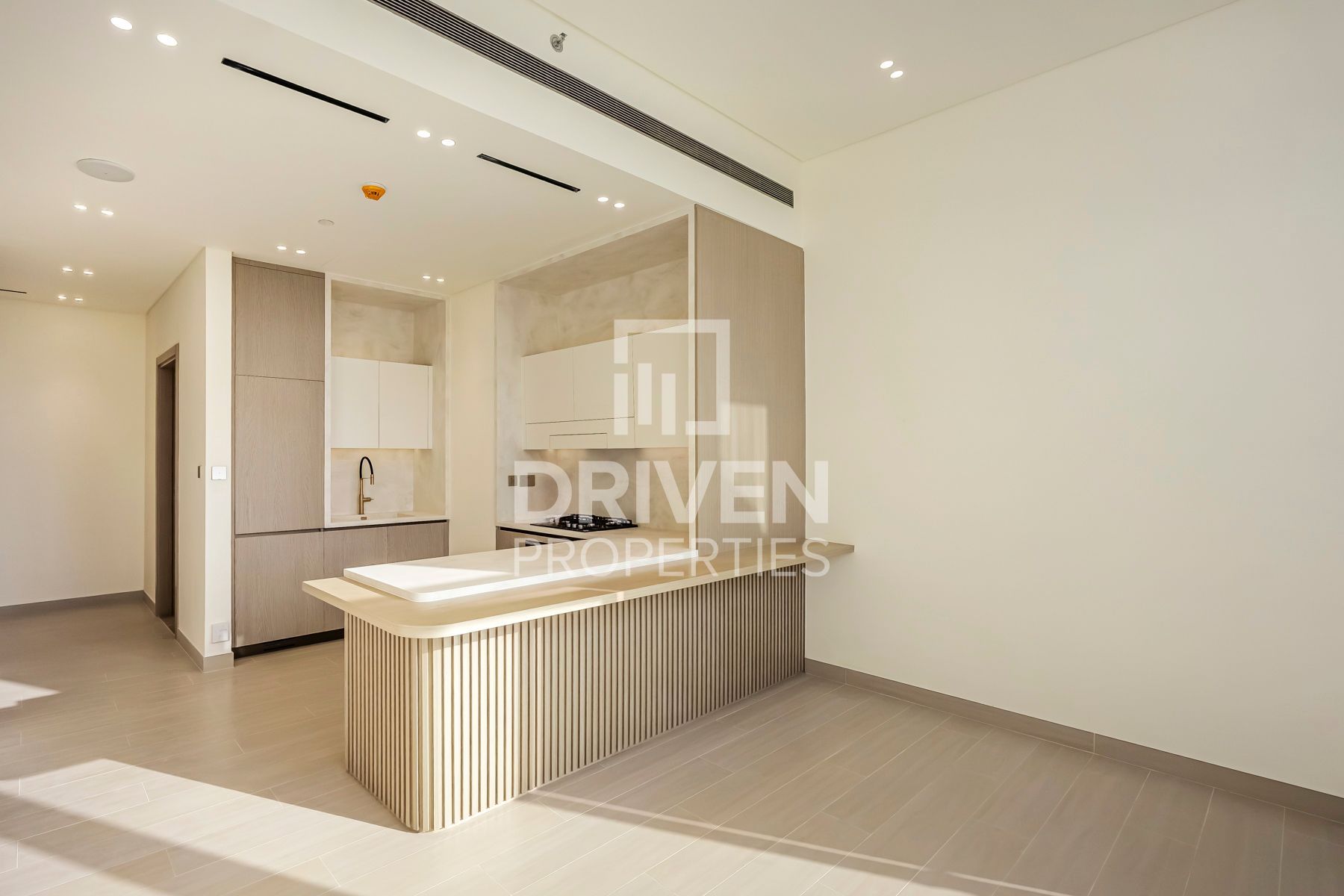 Ready to Move in | High Floor | Private Pool