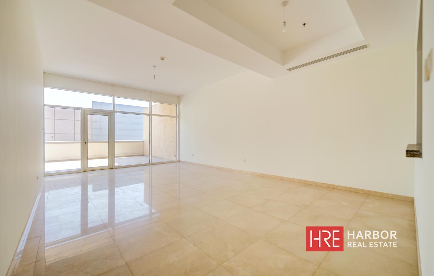 Modern 1 BR | Unfurnished | Community View