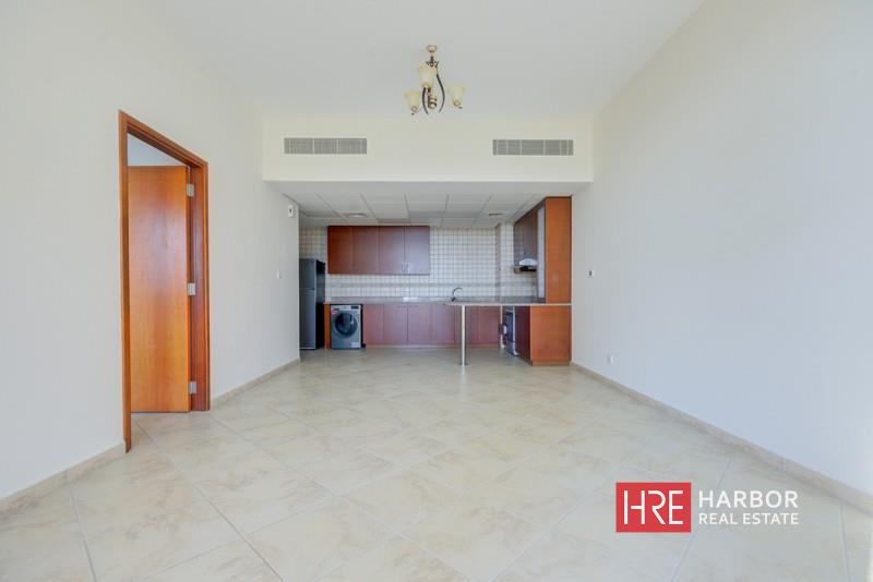 Cozy Modern 1BR | Prime Location | Vacant