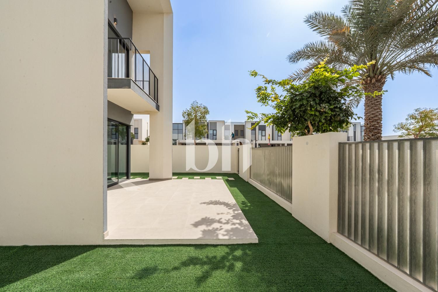 Fully landscaped | Middle kitchen | Big build up