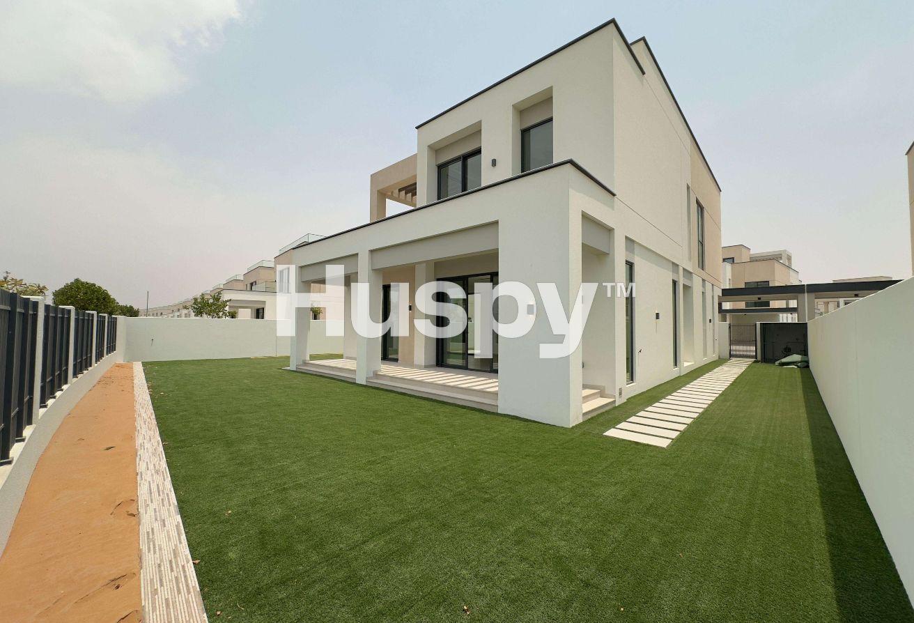 Single Row | Ready To Move | Close To Souk