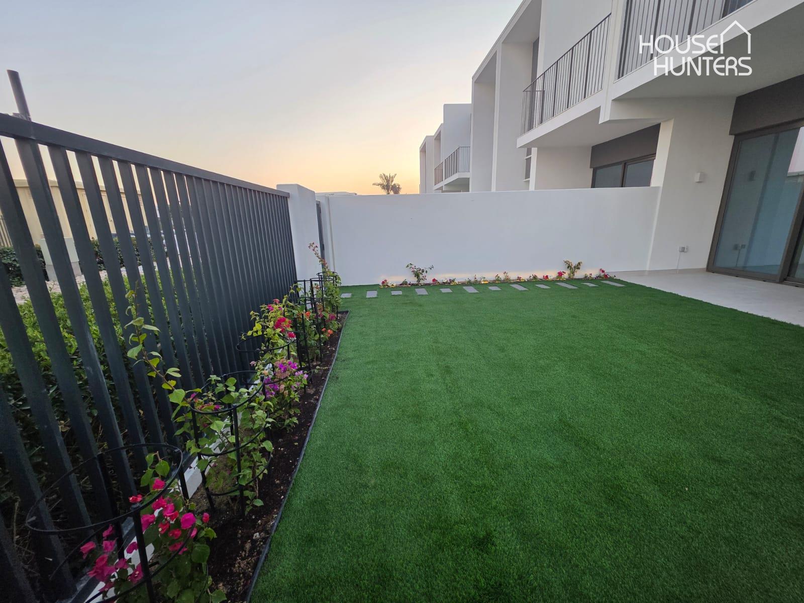 Golden Beach View | Single Row | Vacant