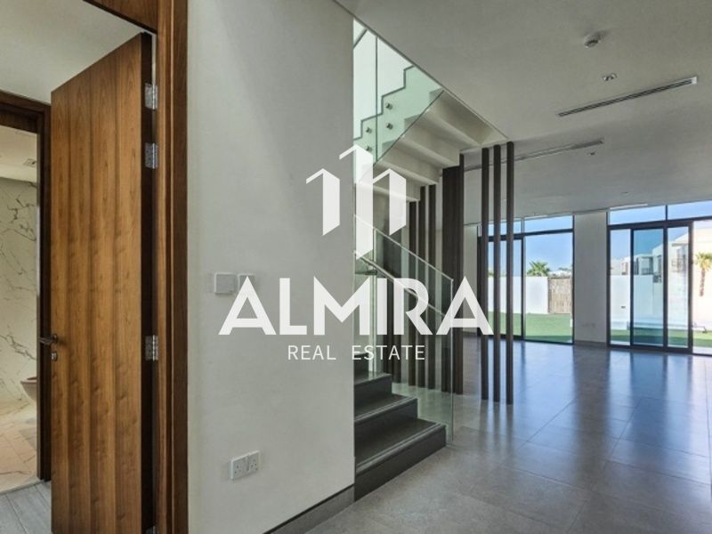 Facing Park | Corner Unit | 4B...