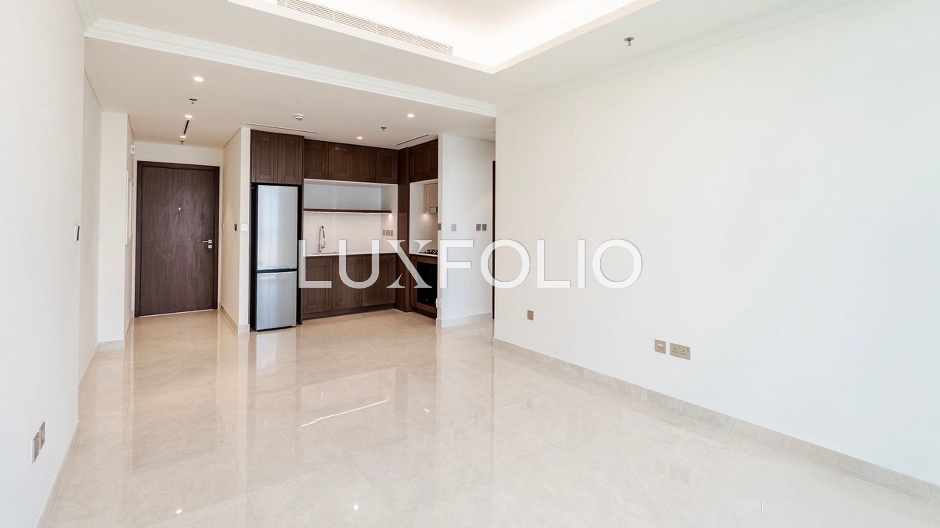 Bright | Beach View | High Floor
