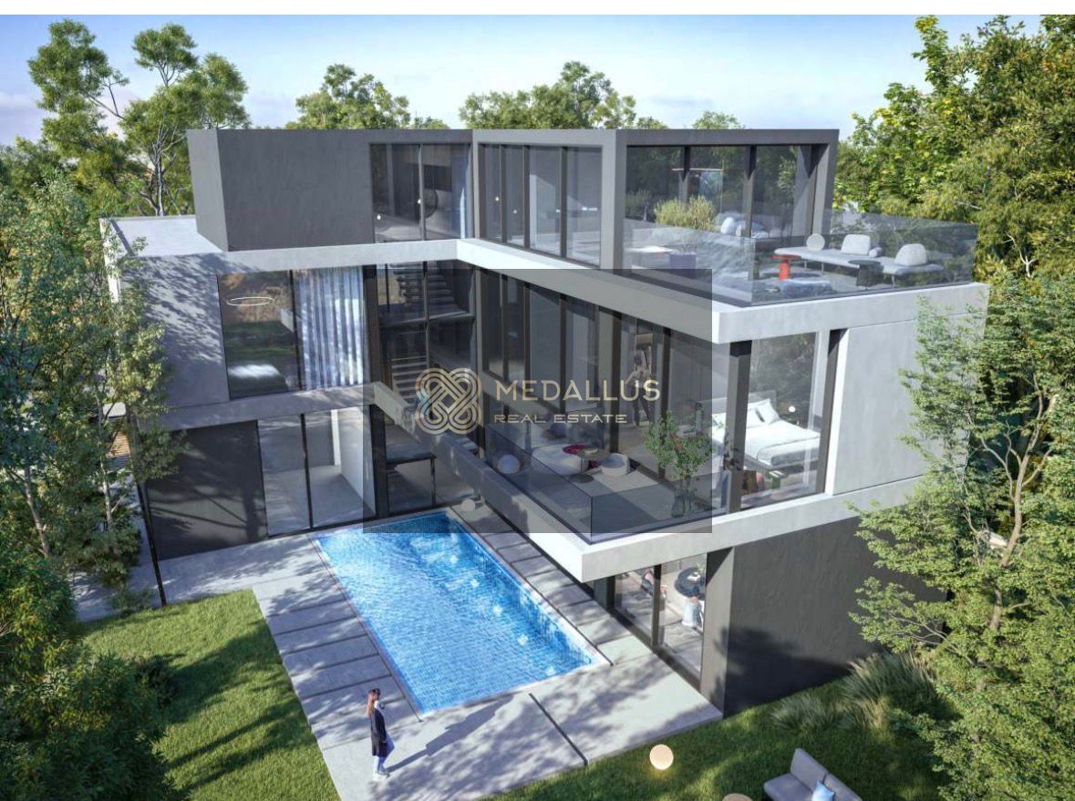 4BHK- PREMIUM LOCATION- PERFECT FOR FAMILIES- HIGH ROI