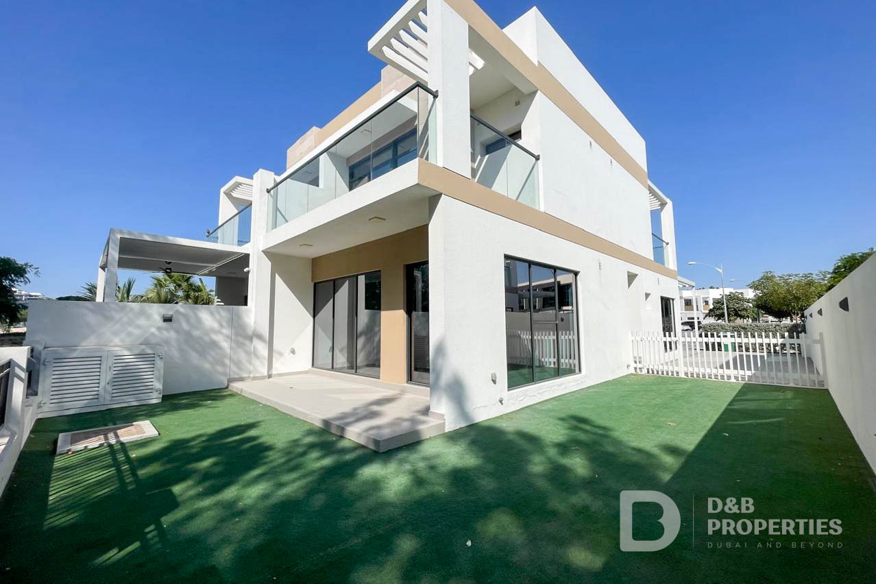 Luxurious | Parkside Elegance | Perfect Layout