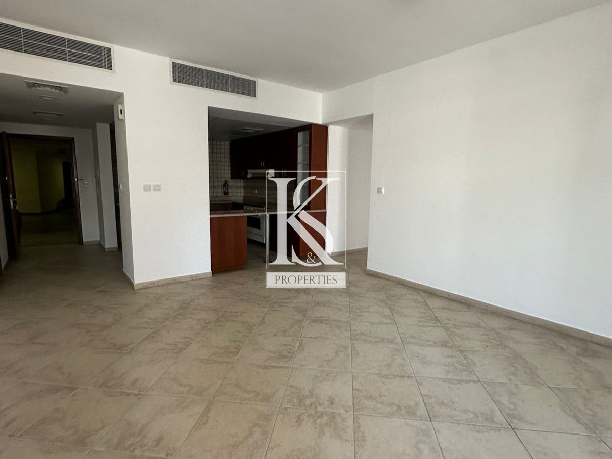 Well-maintained | Vacant | Kitchen Appliances | Spacious