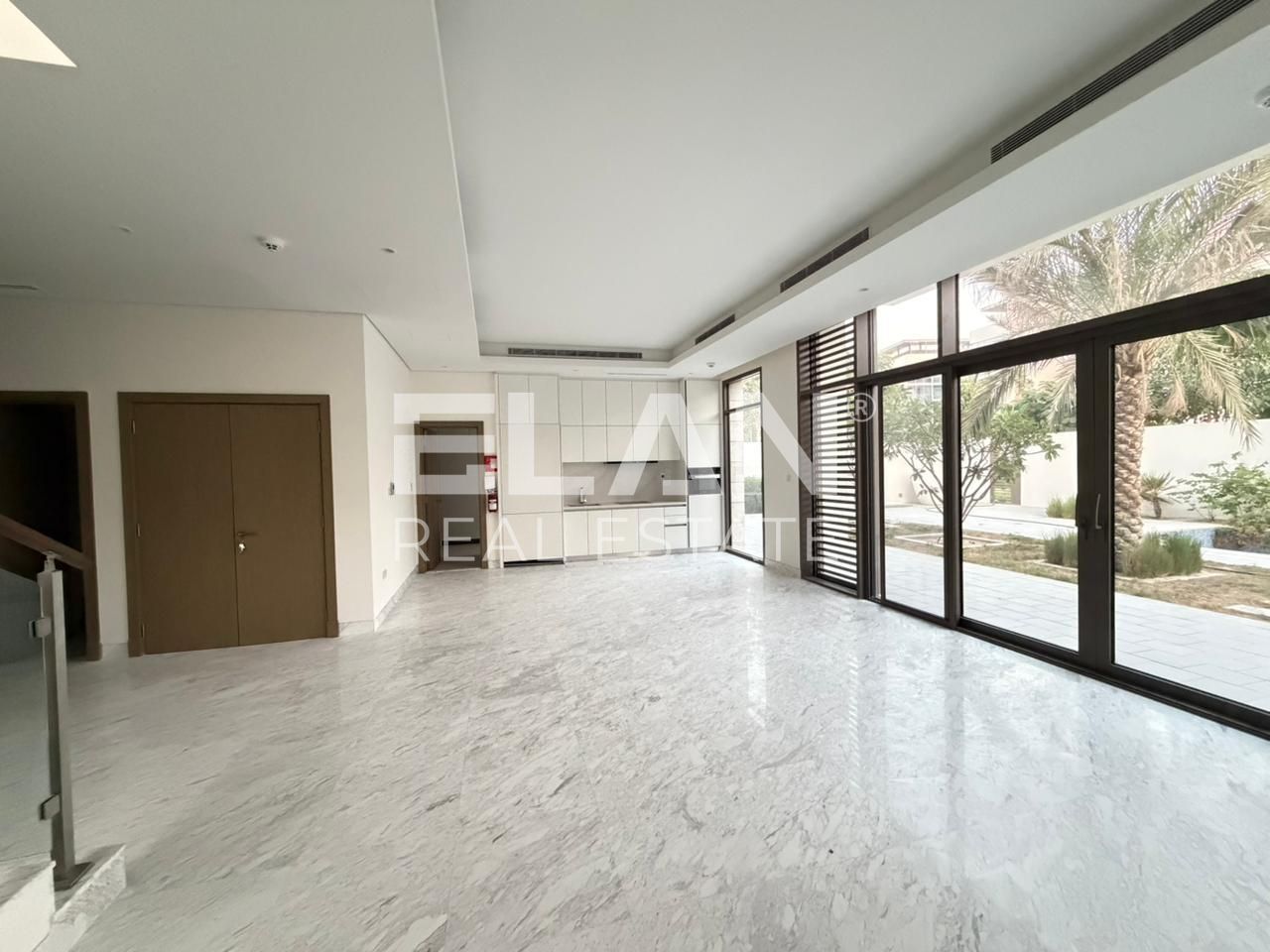 Premium Location I Private Pool I Ready Move in