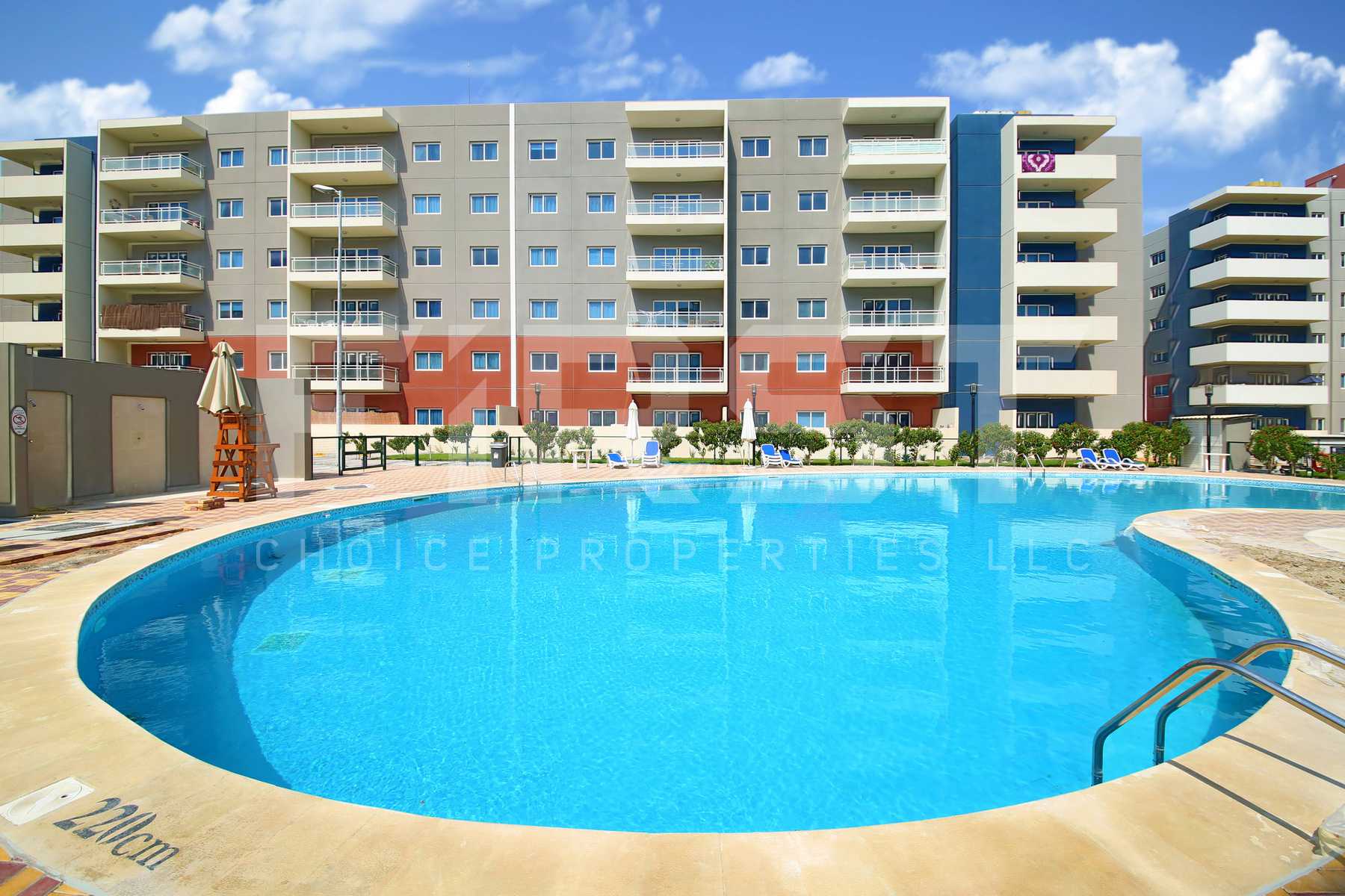 Bright Apartment in a Well-Connected Community