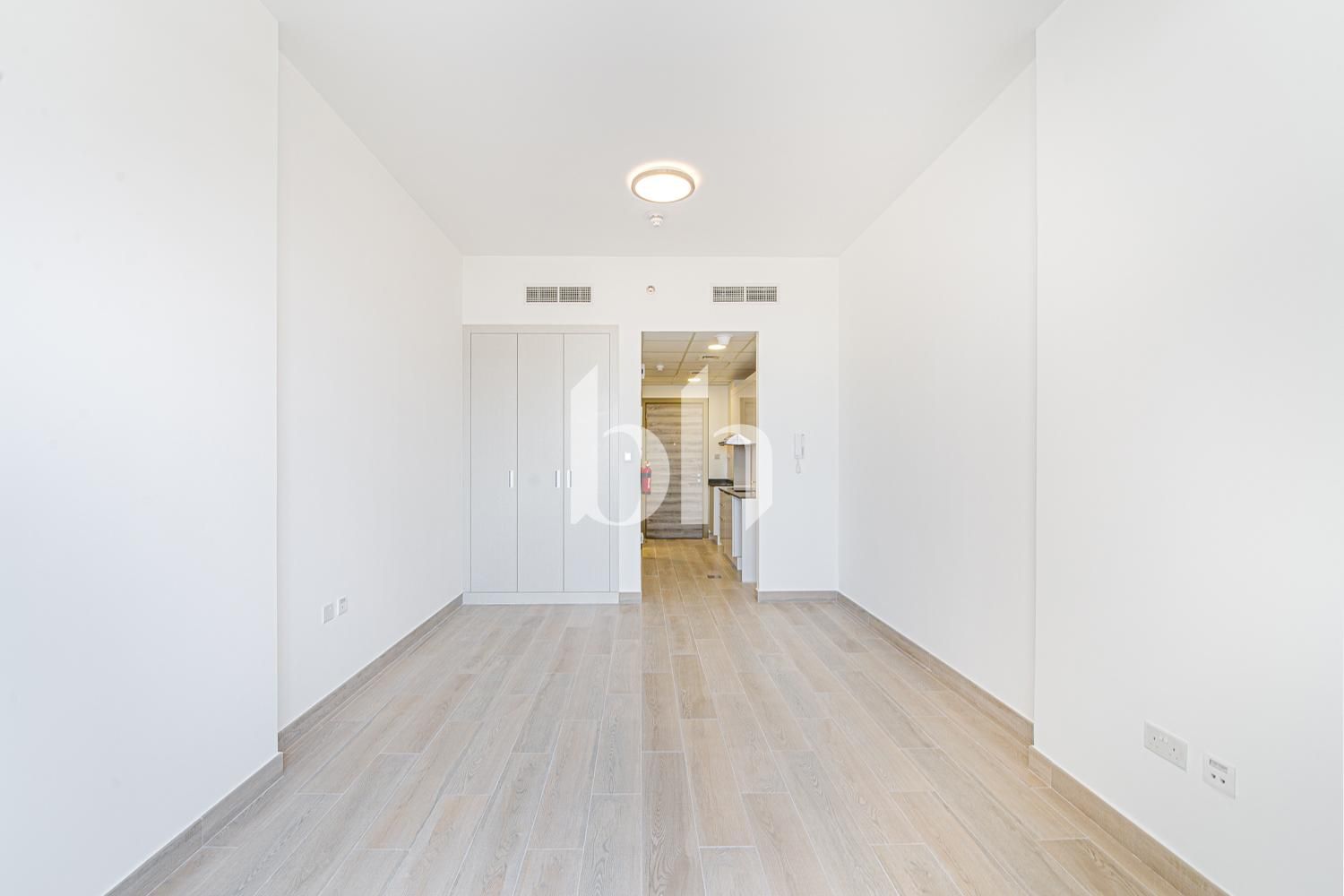 6 Cheques | Unfurnished | With Balcony and Parking