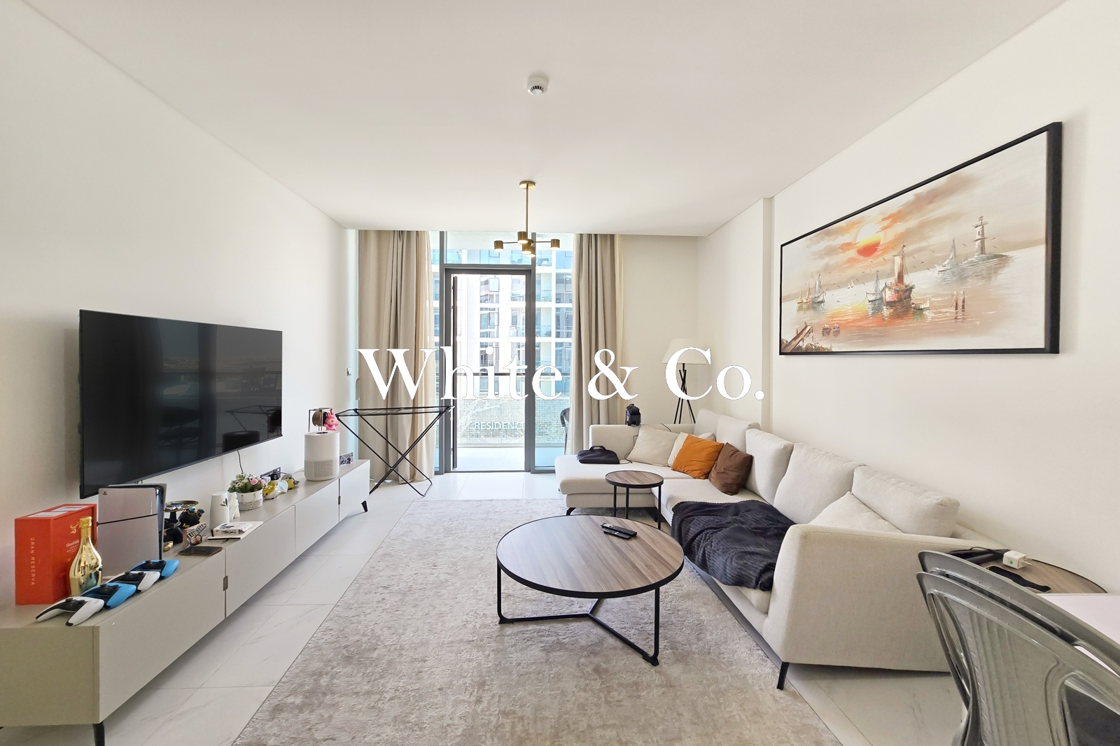 Fully Furnished | Vacant | Modern
