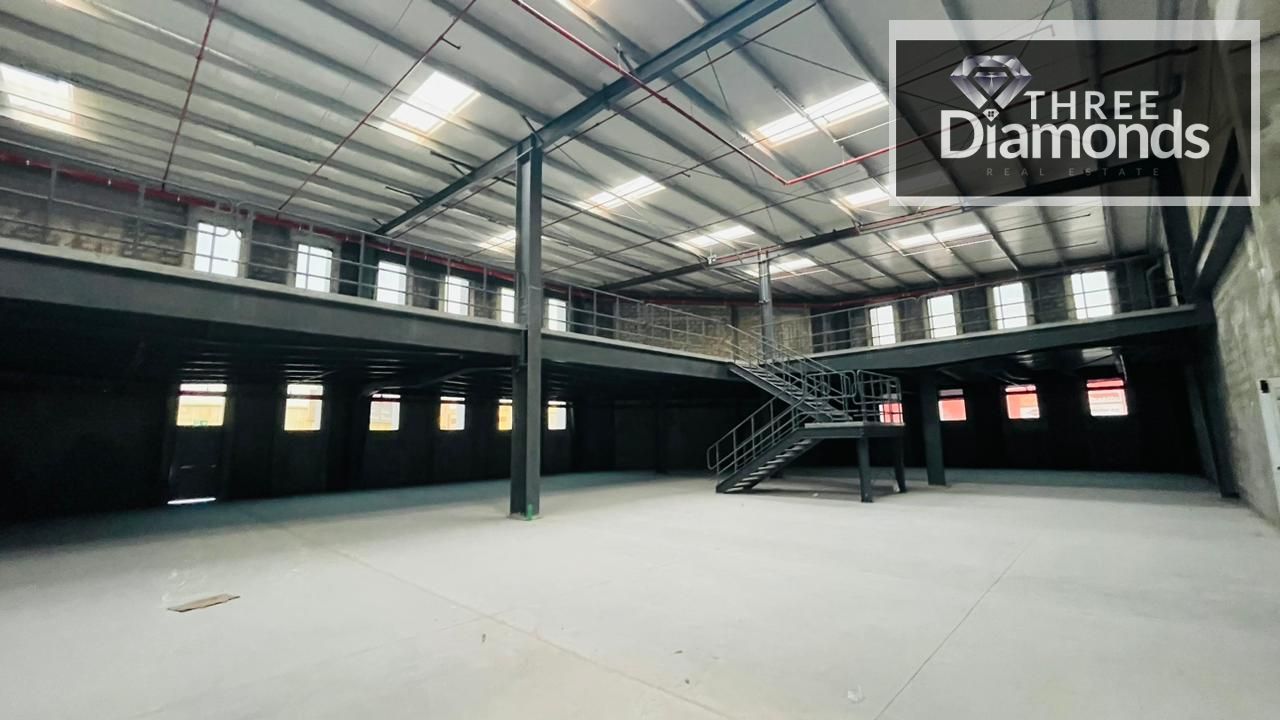 !! ROAD FACING !! COURNER WAREHOUSE !!