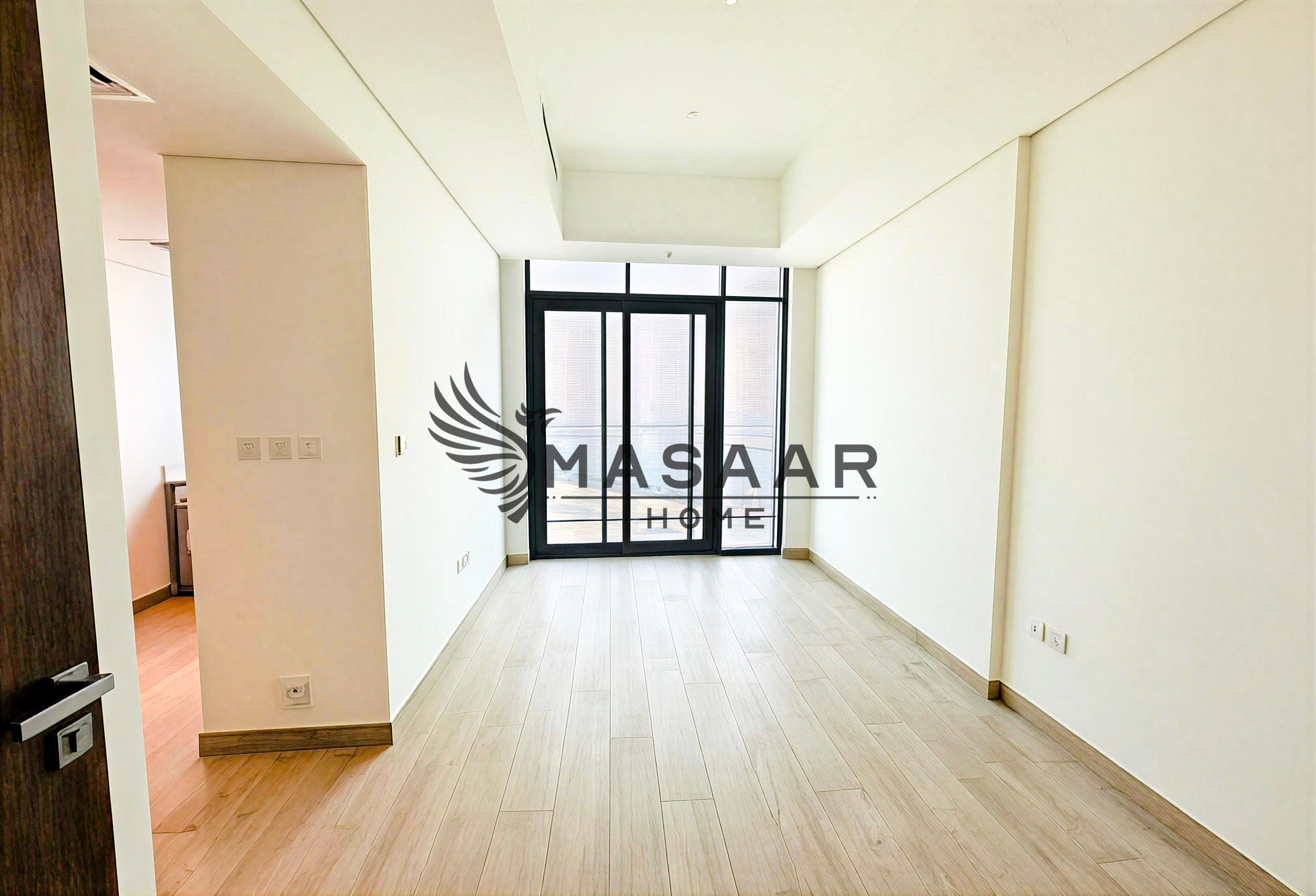 Prime Location | Creek View | Bright Unit | Rented