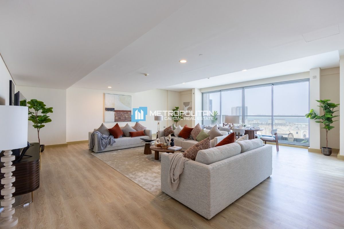 Unfurnished| 3BR+M w/ Balcony| Close To Amenities