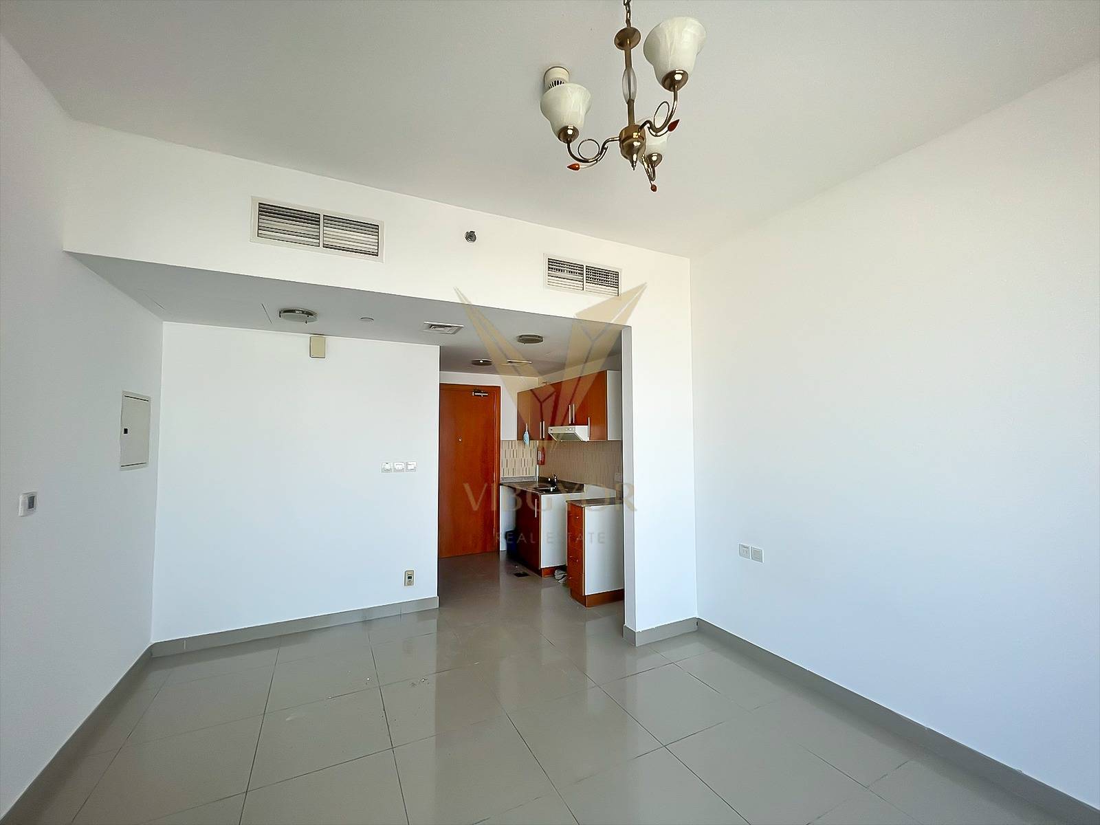 Well-Laid Mid-Floor Spacious Studio Apartment