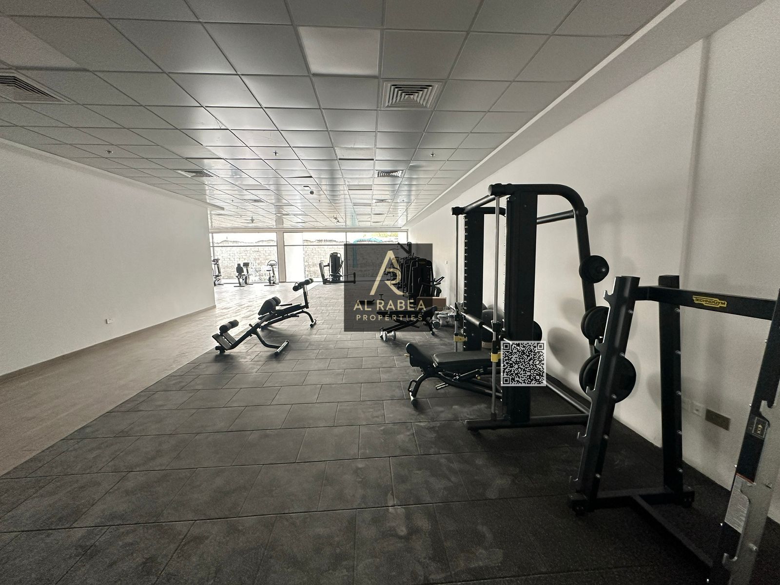 Gym, parking, built-in lockers - Families only - Strategic location near all amenities