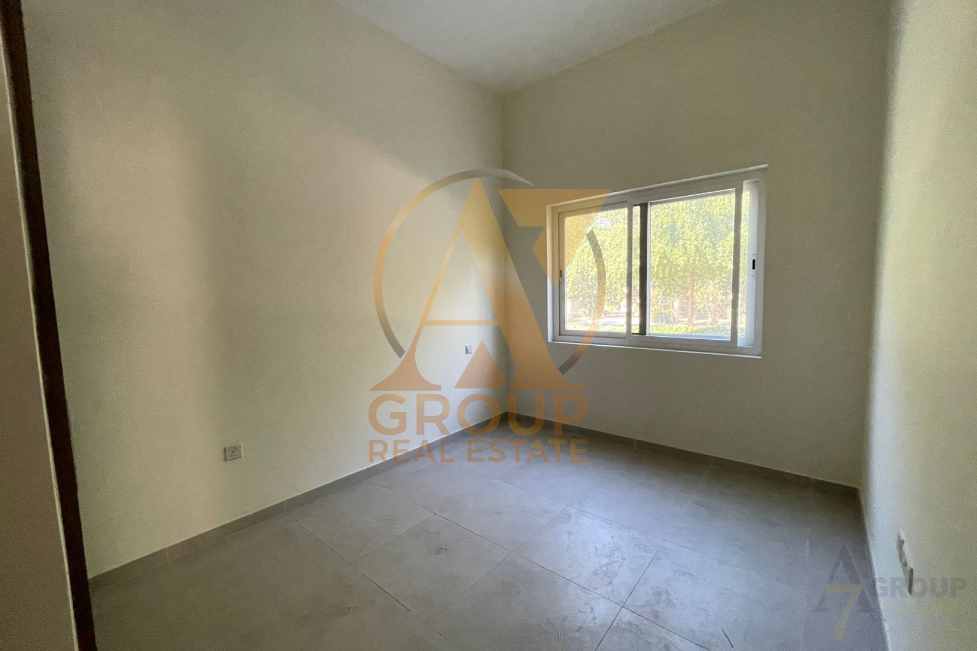 Spacious 4-Bedroom Family Home in Amaranta 1