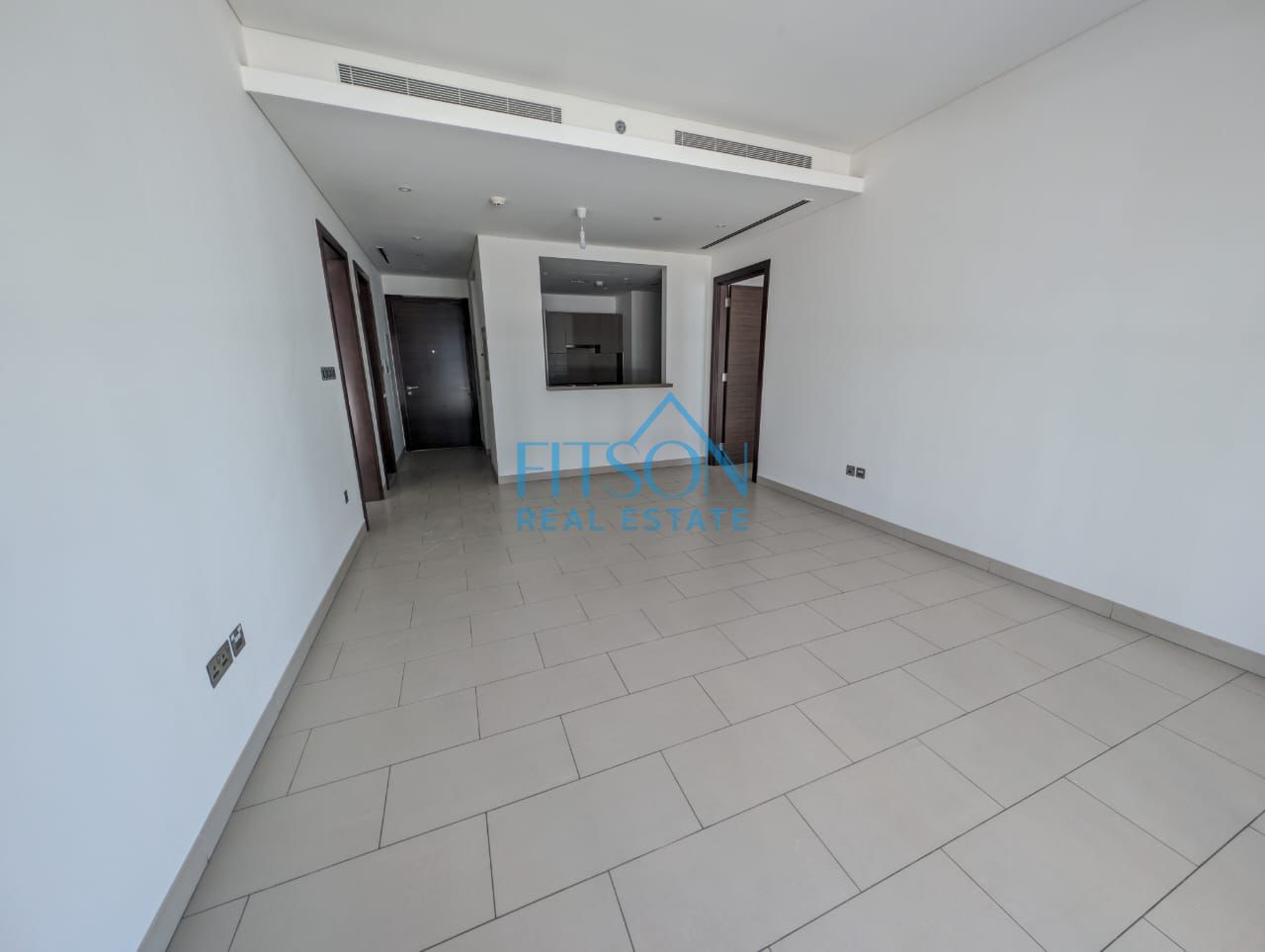 HIGHER FLOOR | READY TO MOVE | FURNISHED UNIT