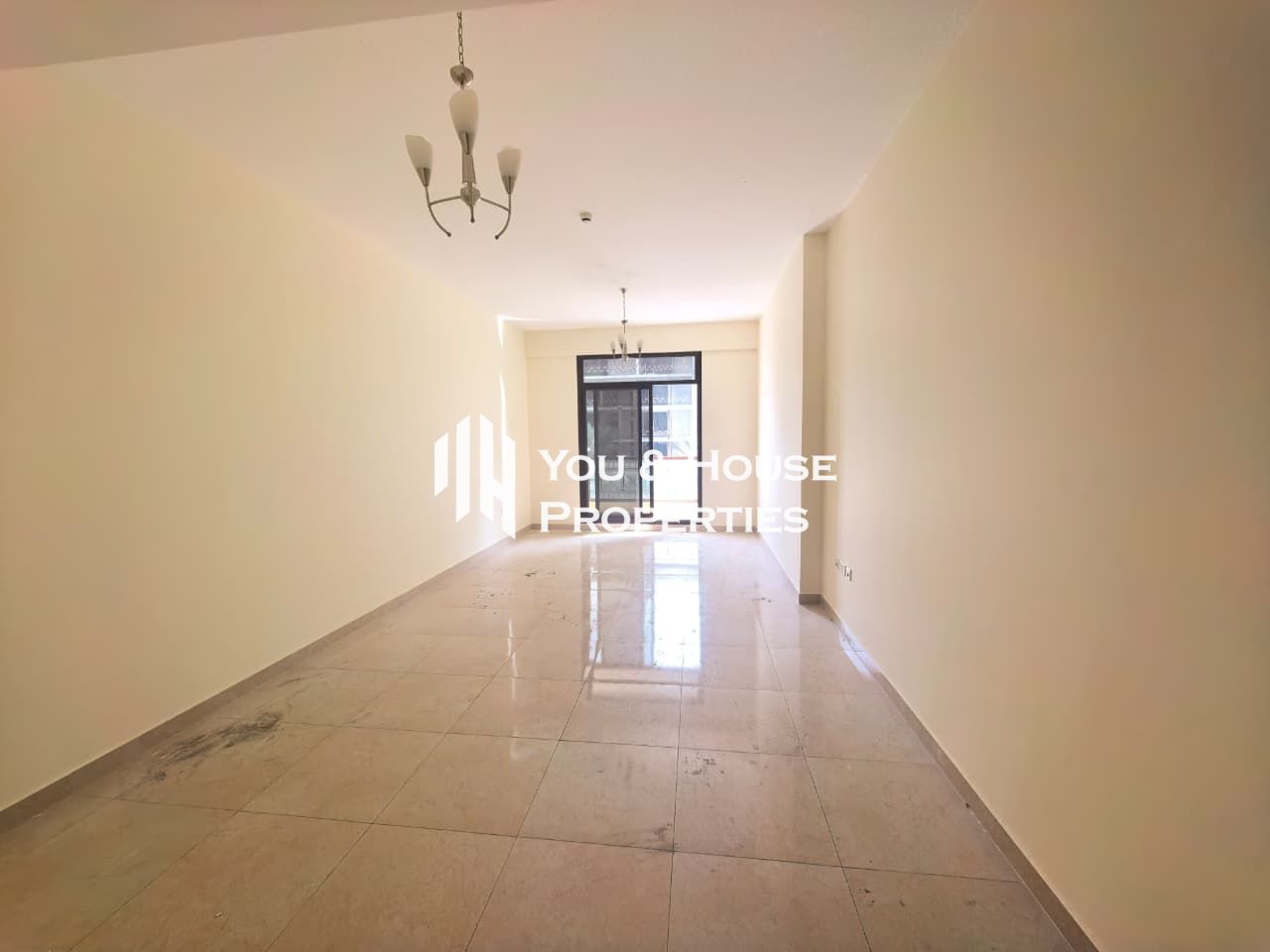 Huge Layout 2Bedroom I Closed Kitchen I Convenient Location