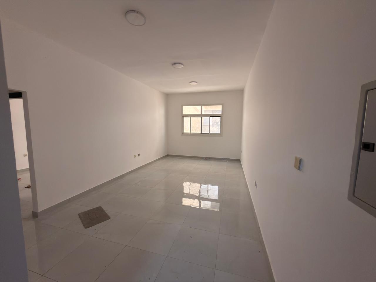 Largest apartments in a new building, including a master bedroom and living room, excellent finishes, central air conditioning, and easy access to Sha
