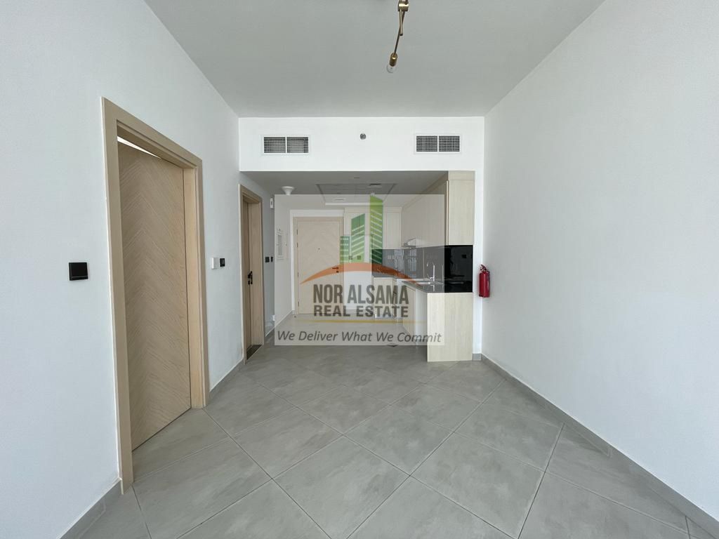 BINGHATTI AVENUE ONE BEDROOM ONLY IN 68K.
