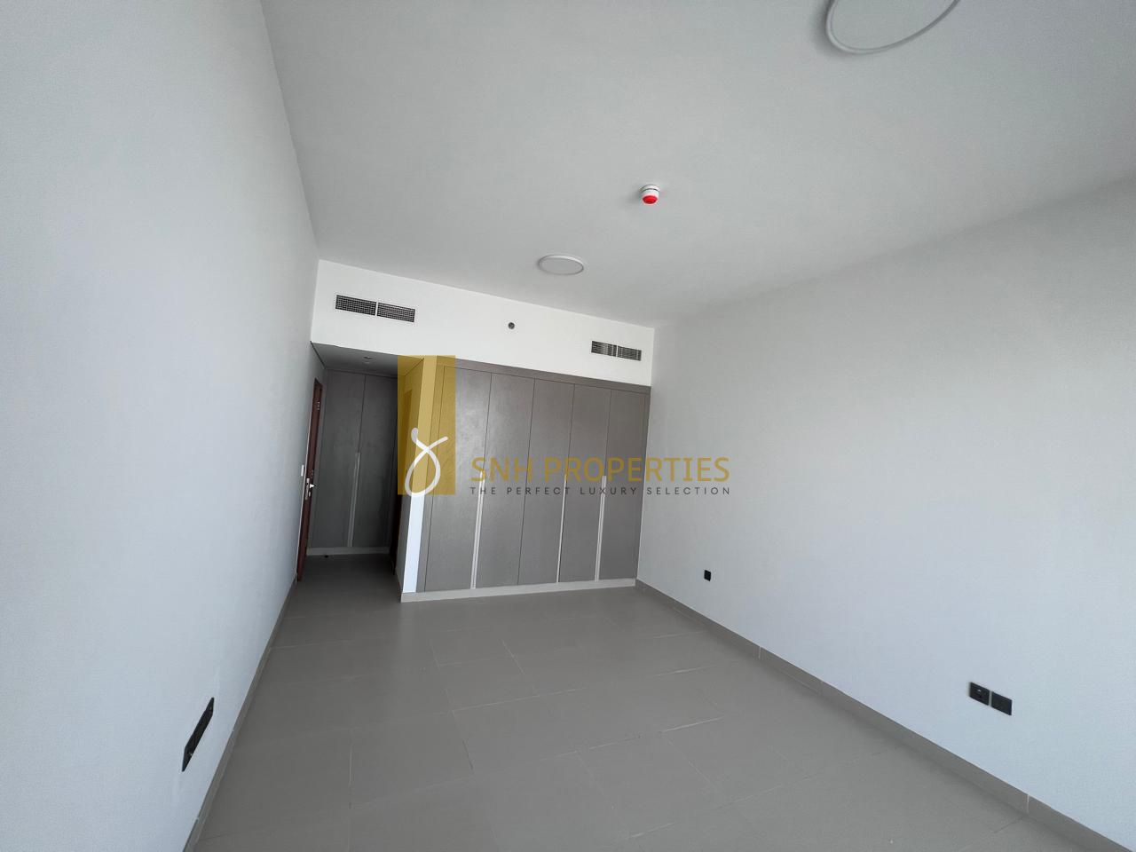 READY TO MOVE IN | 3 BR | BIG LAYOUT