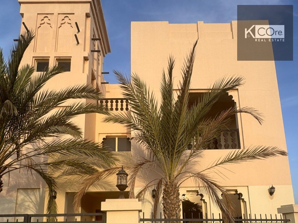 STYLISH | BIG 5BR VILLA | GOLF AND LAGOON VIEWS |