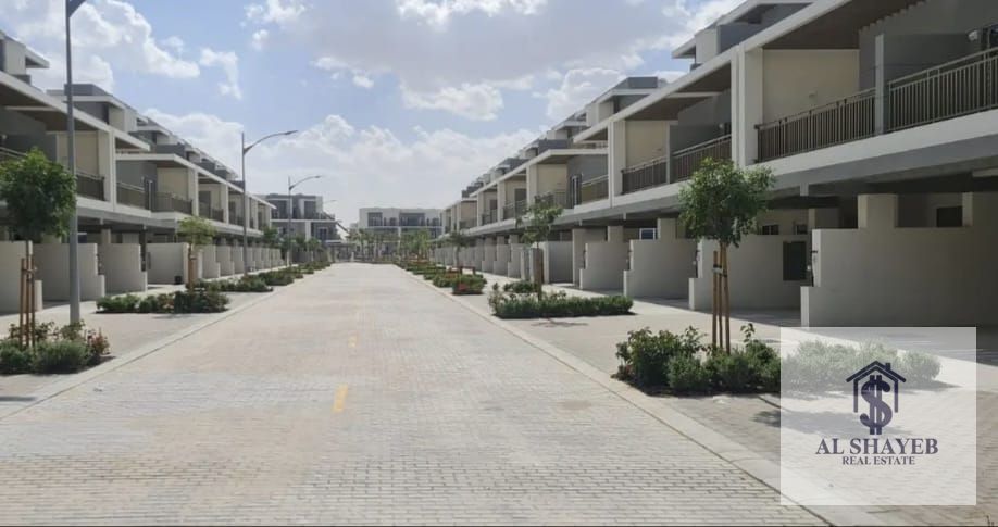 3 Bedrooms | Large Layout | Community View