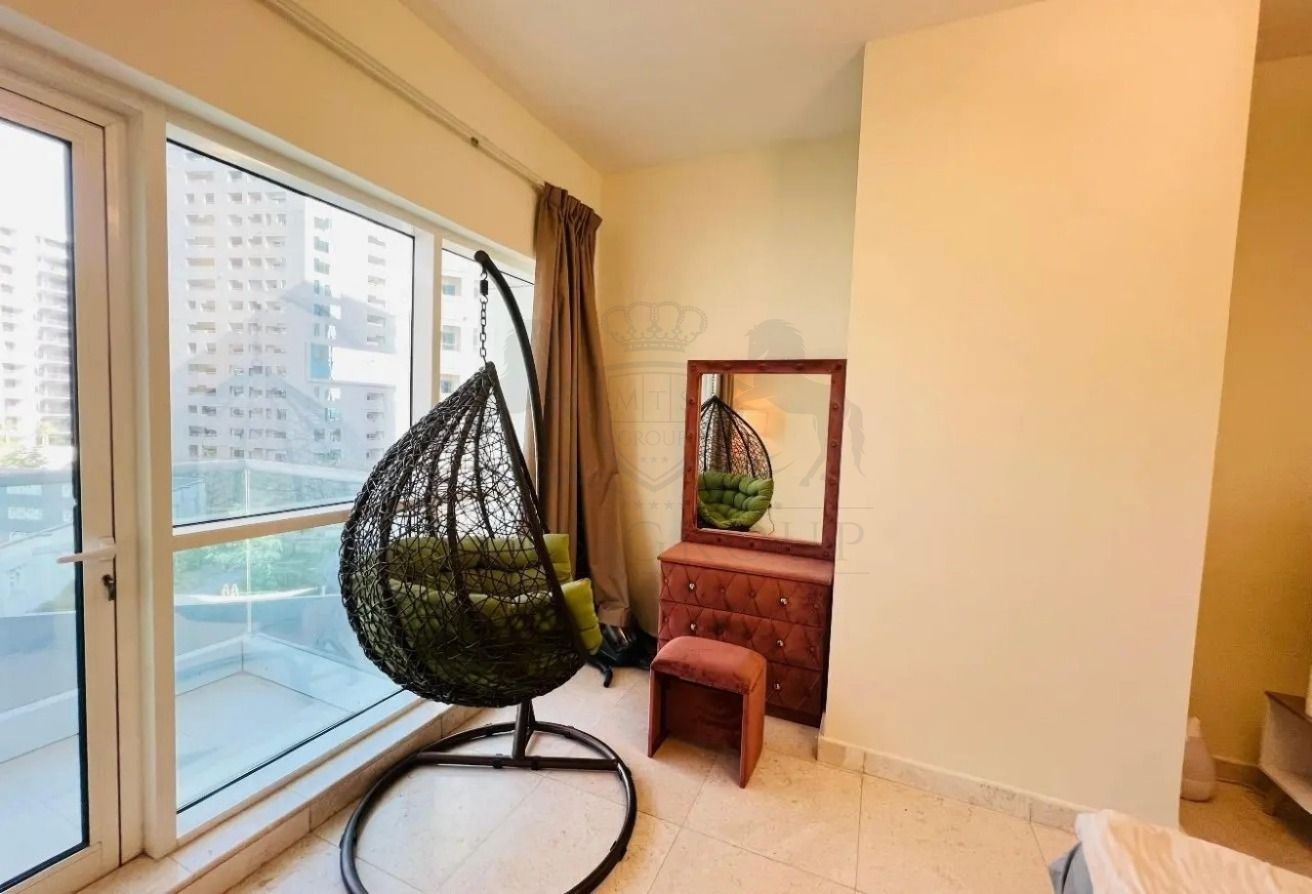 Spacious Layout | Prime Location | Clean | R To M