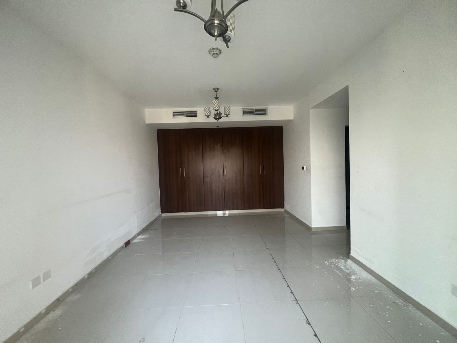 4 Bedroom Apartment for Rent in Al Khan with 2 Balconies, Maid Room, Free Parking – AED 120K