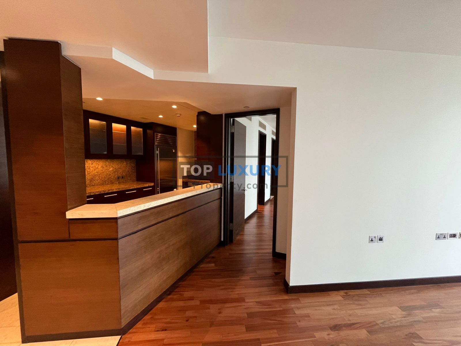PRIME LOCATION | MODERN LIVING | LIVE THE ICON