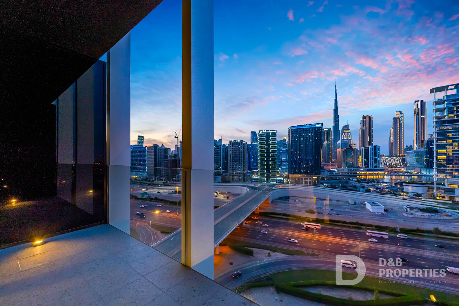 BURJ KHALIFA VIEW | READY TO MOVE | FURNISHED