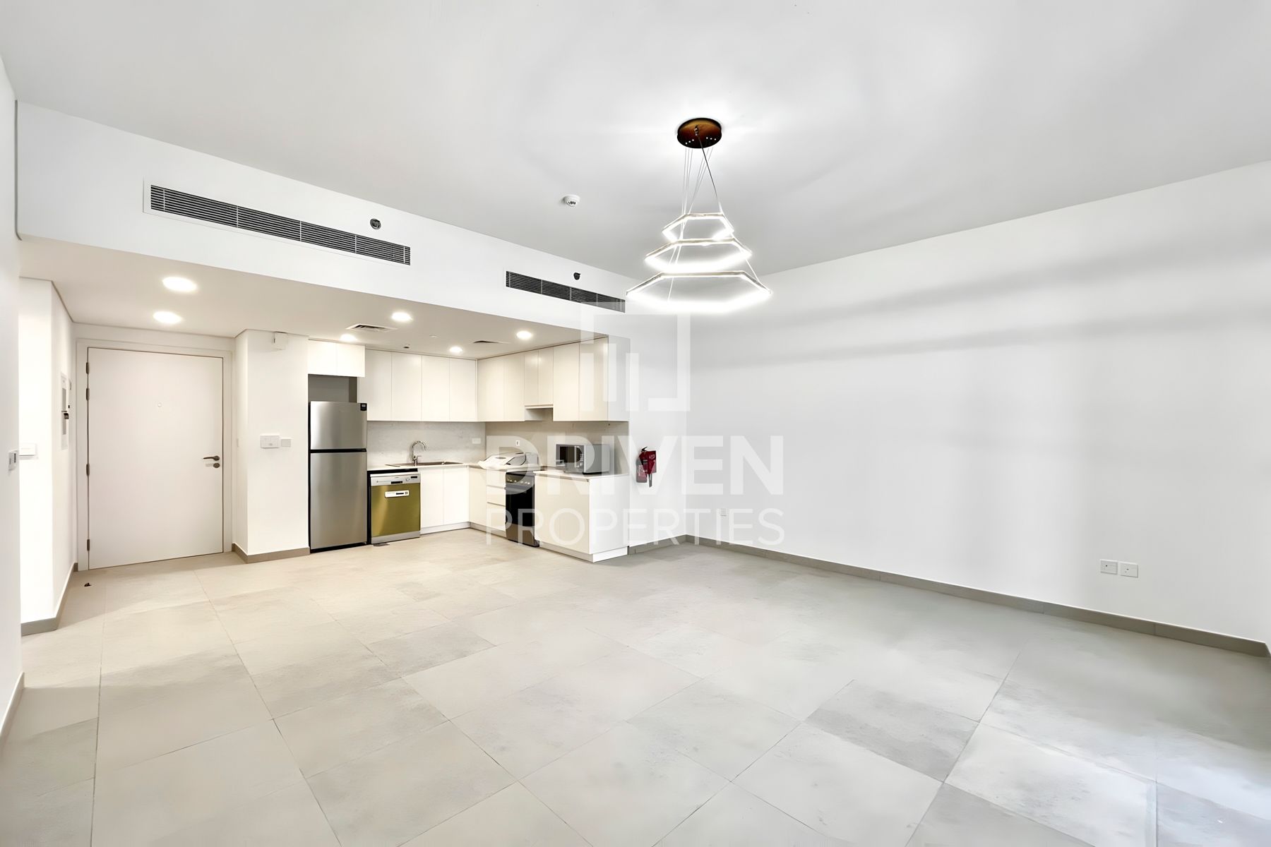 Prime Jumeirah Living | Vacant | Spacious Layout