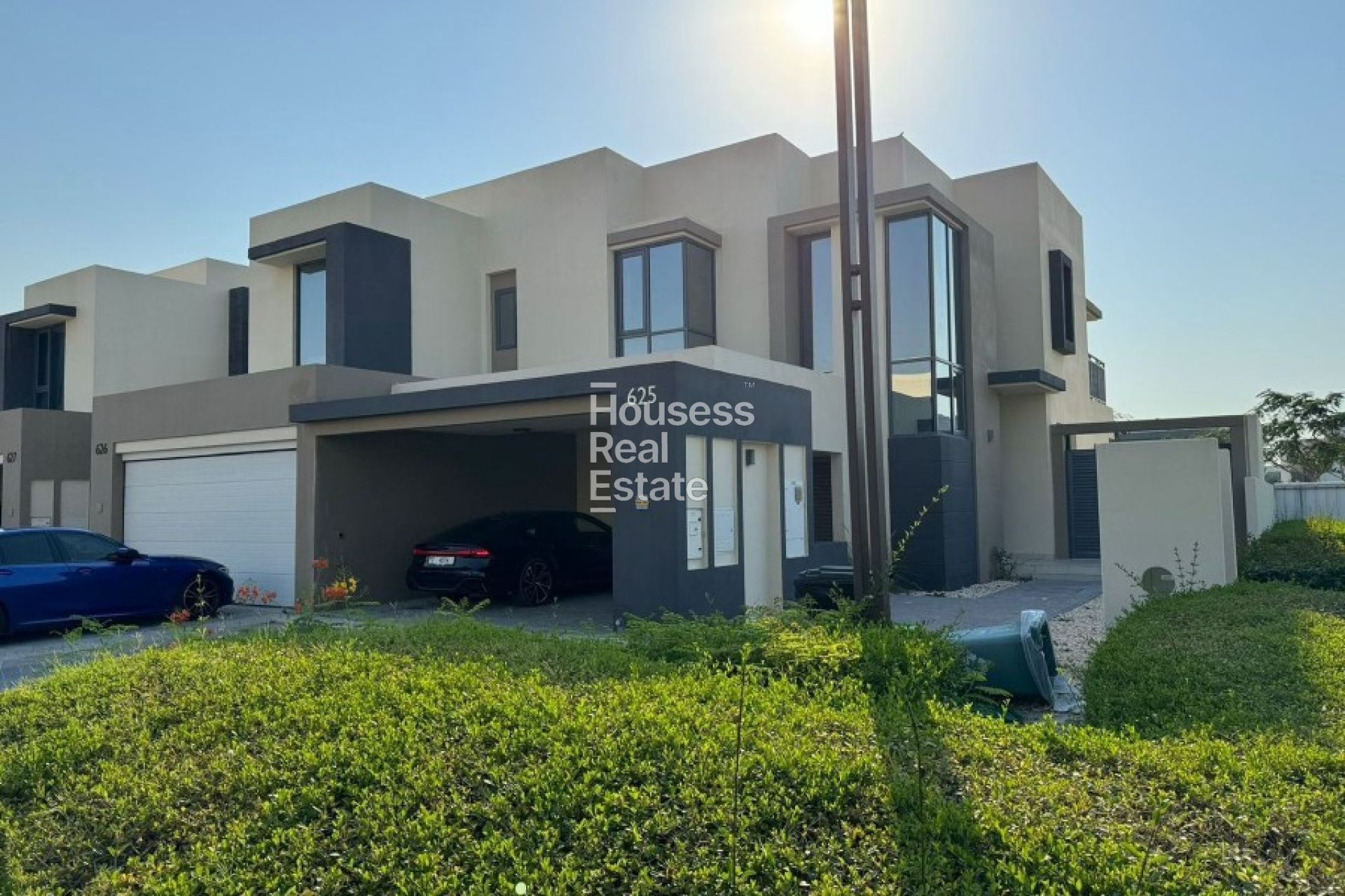 Corner Unit | Single Row | Landscaped