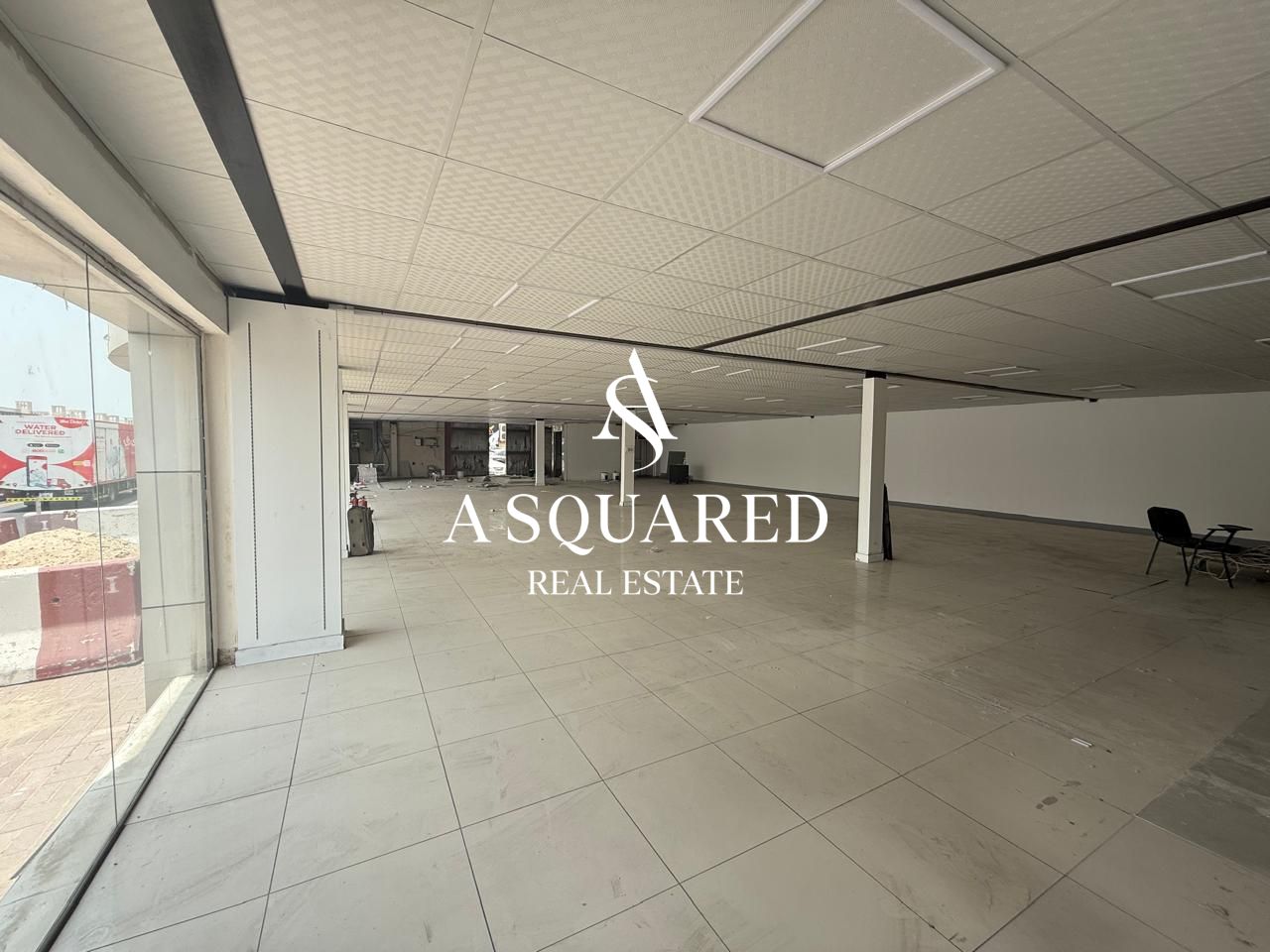 Showroom | Front Road Facing | High Visibility