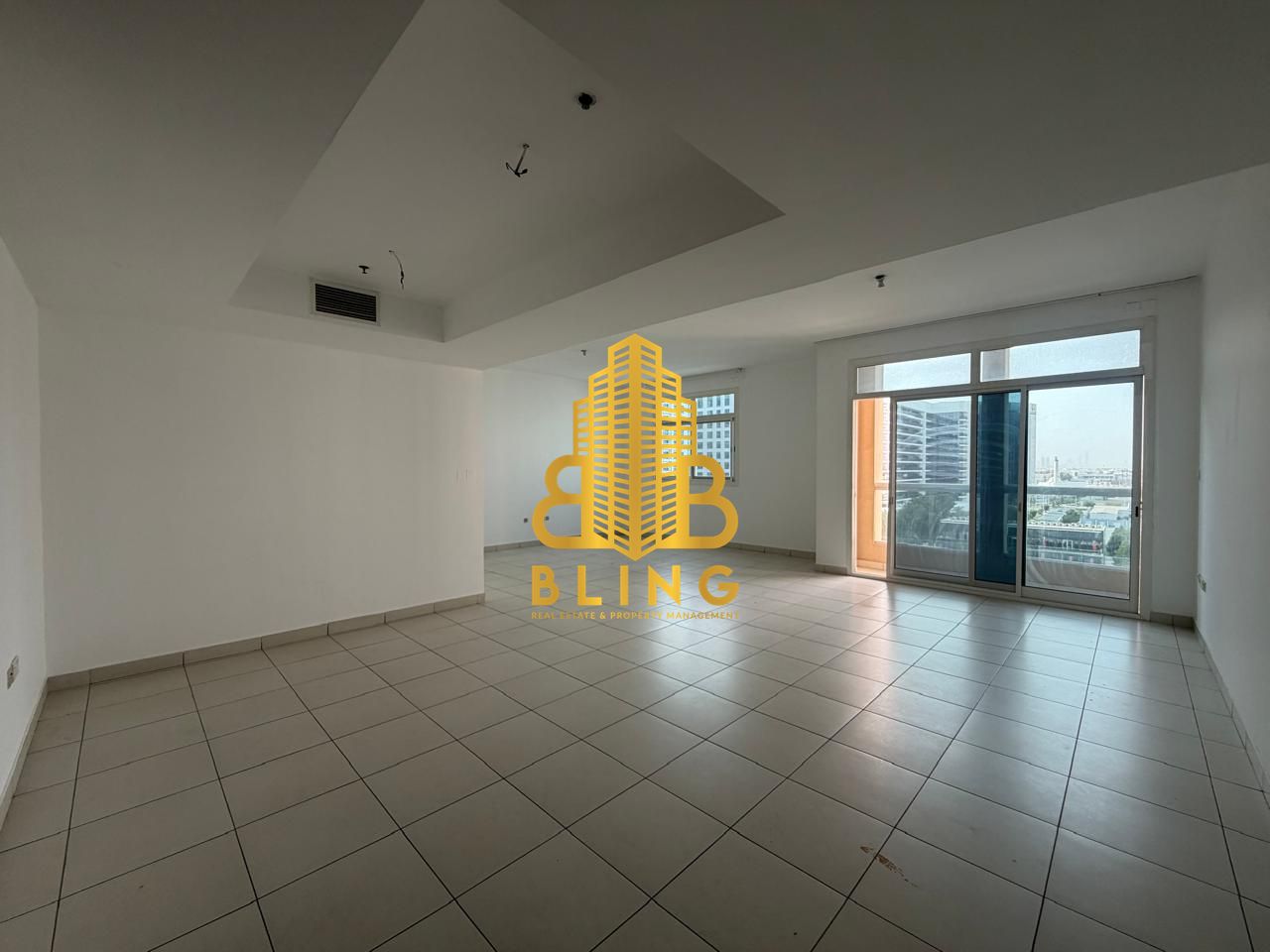 Amazing 3BHK With 2 Parking, Maid Room & Balcony