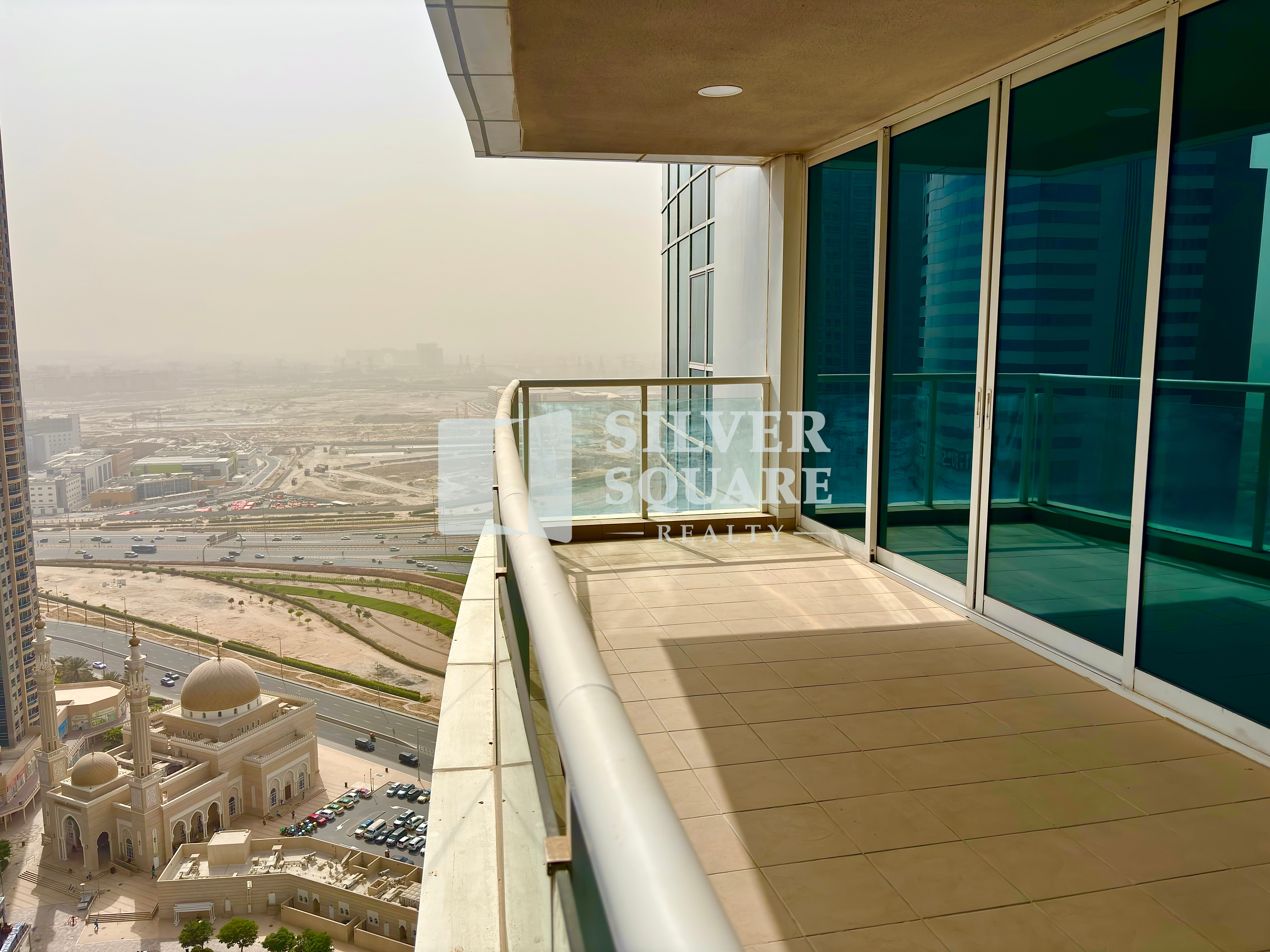 Lake View | Spacious Layout | 4 Cheque | High Floor