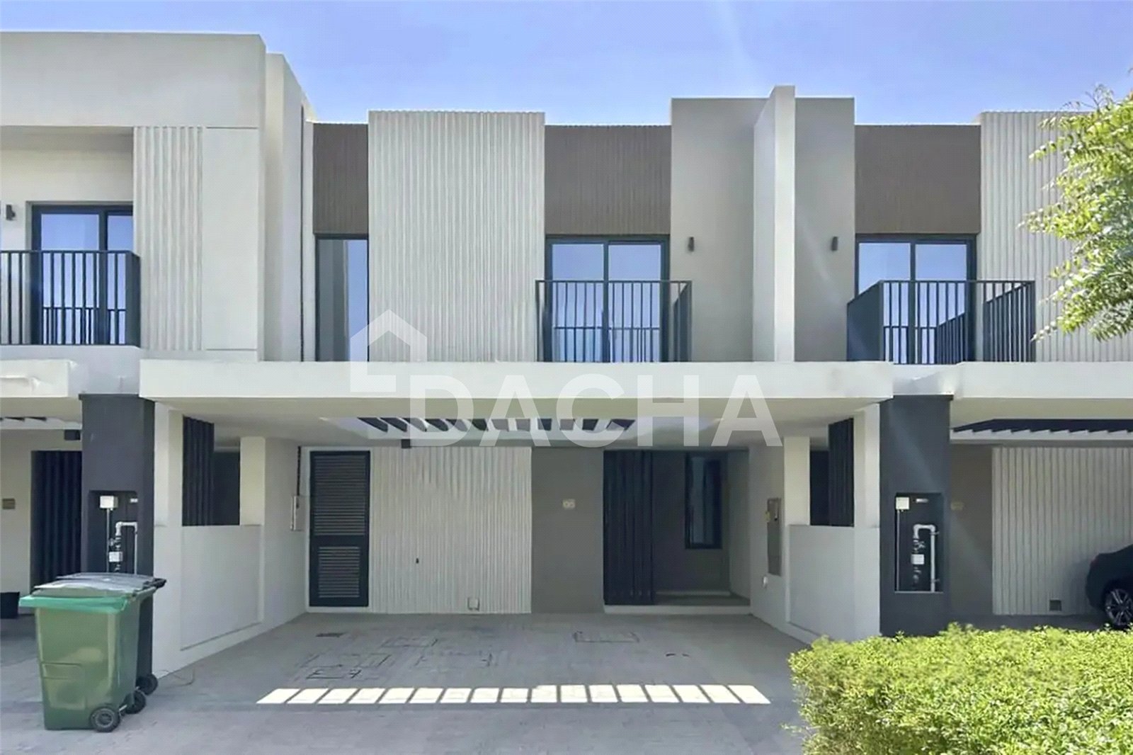 Single Row | Multiple Options | Close to Mall
