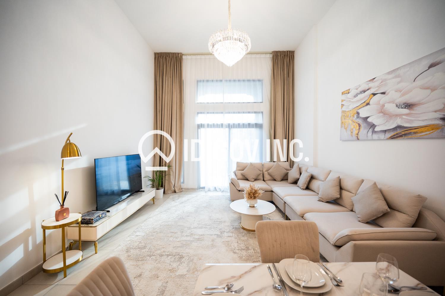 Skyline Serenity | Modern 1-Bedroom | Rahaal 1