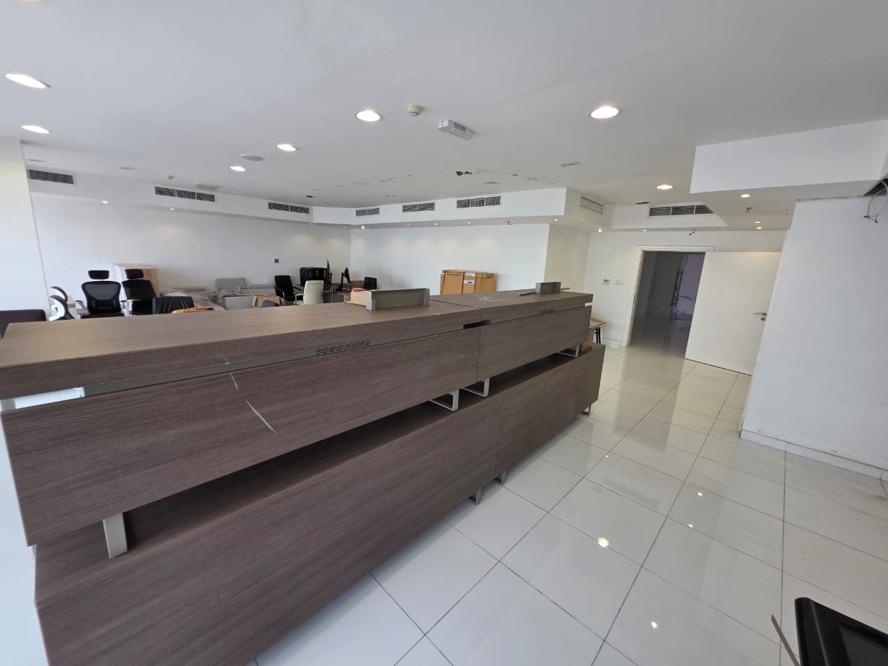 Commercial Office for Annual Rent – Corniche, Ajman