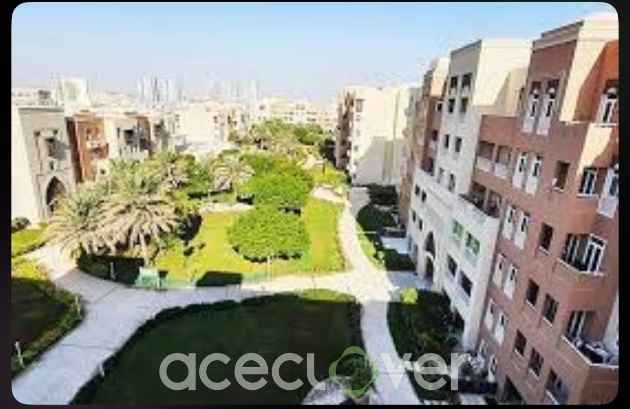 3 BHK with maids /Upgraded /Vacant
