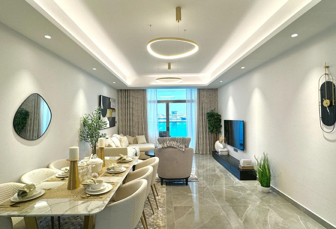 Luxury Waterfront | Spacious Room | Creek Views